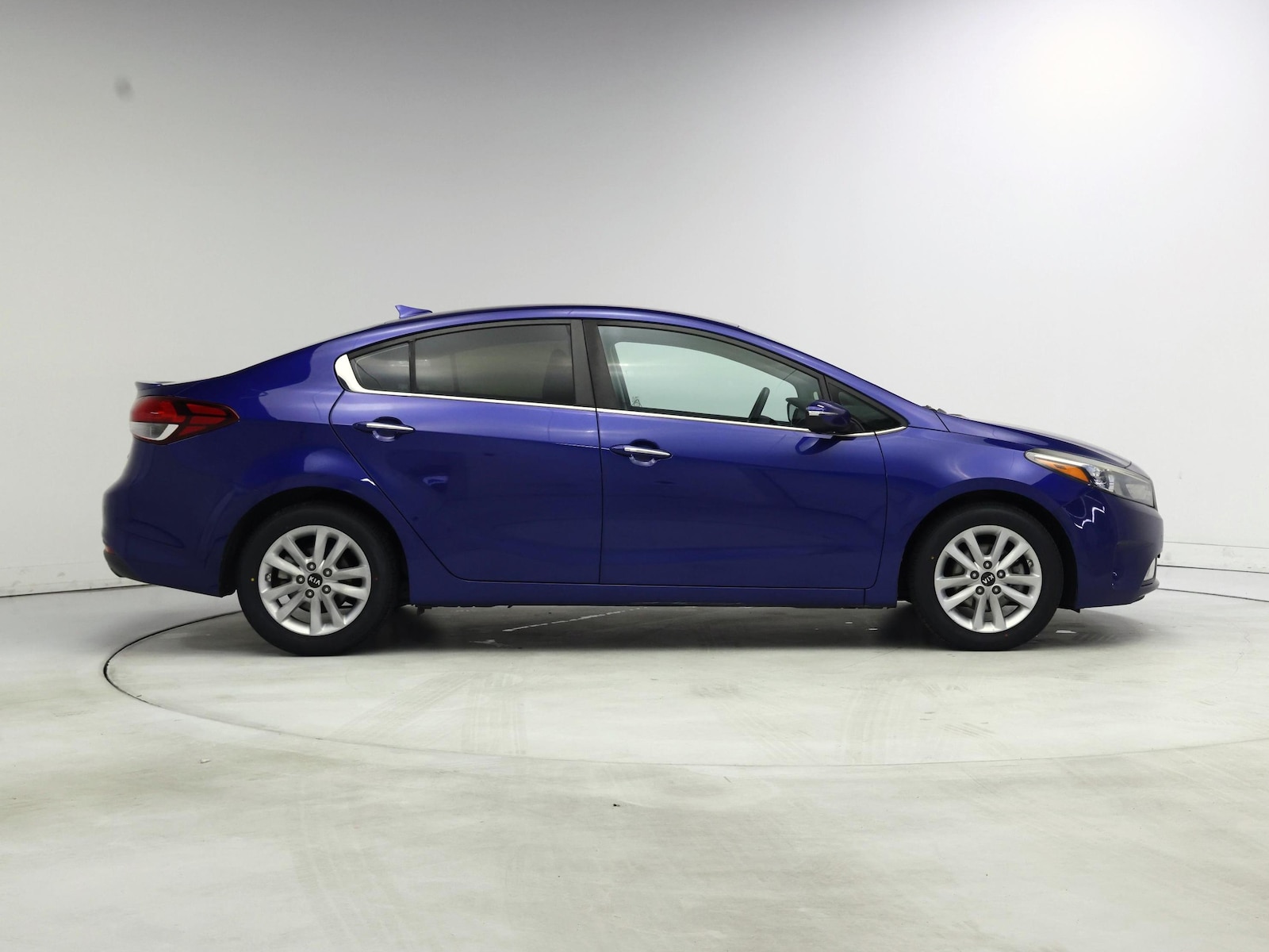 2017 Kia Forte S - Photo 8