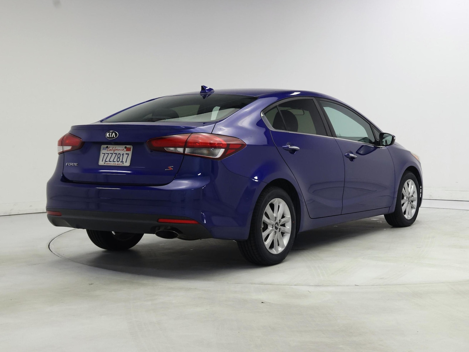 2017 Kia Forte S - Photo 9