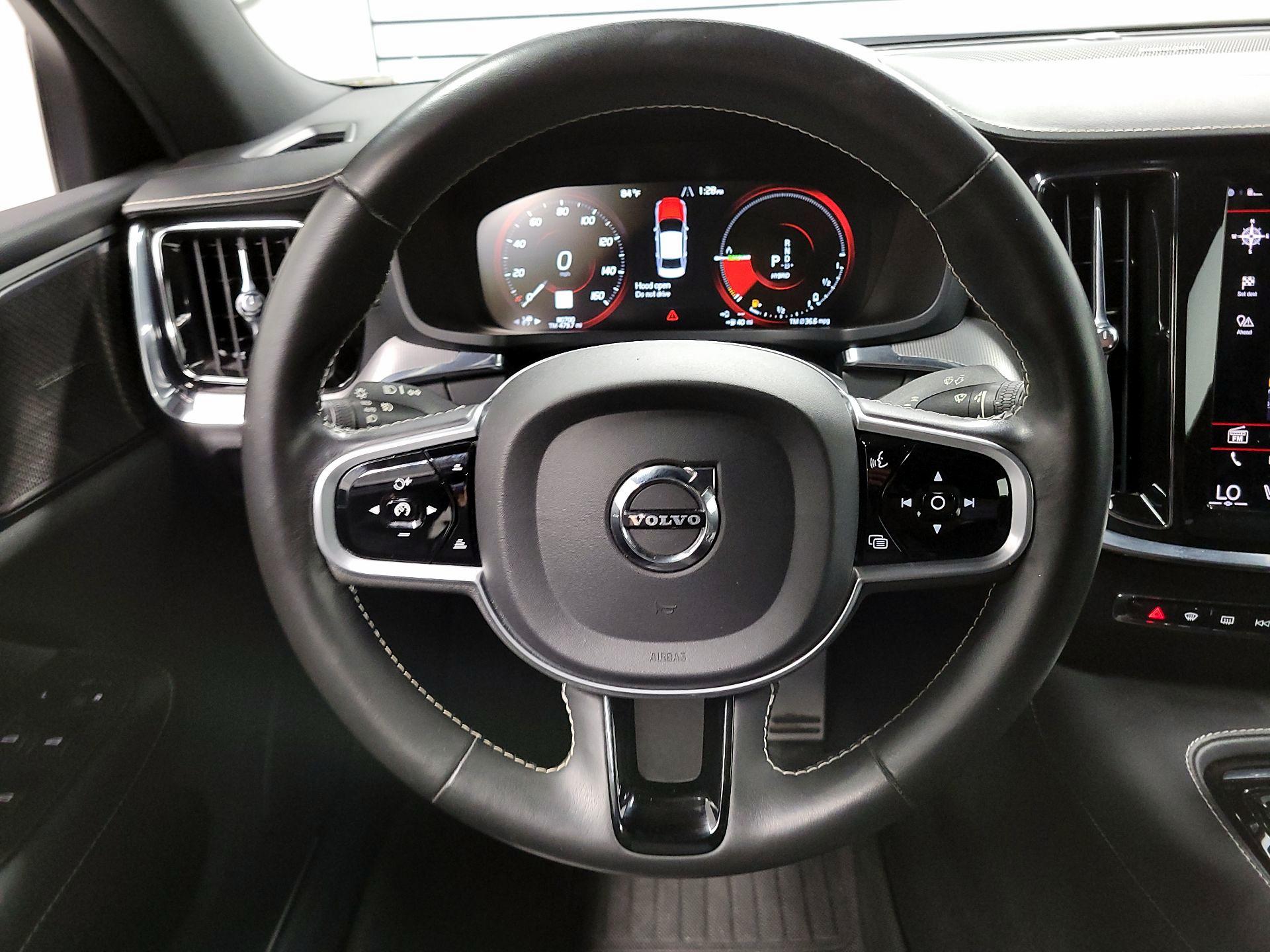 Thumbnail: 2021 Volvo S60 - 10