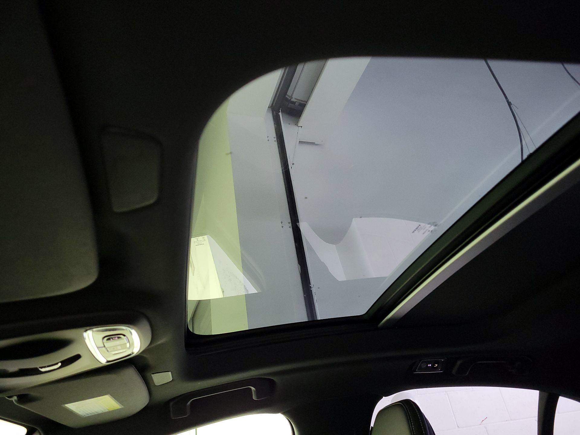 Thumbnail: 2021 Volvo S60 - 19