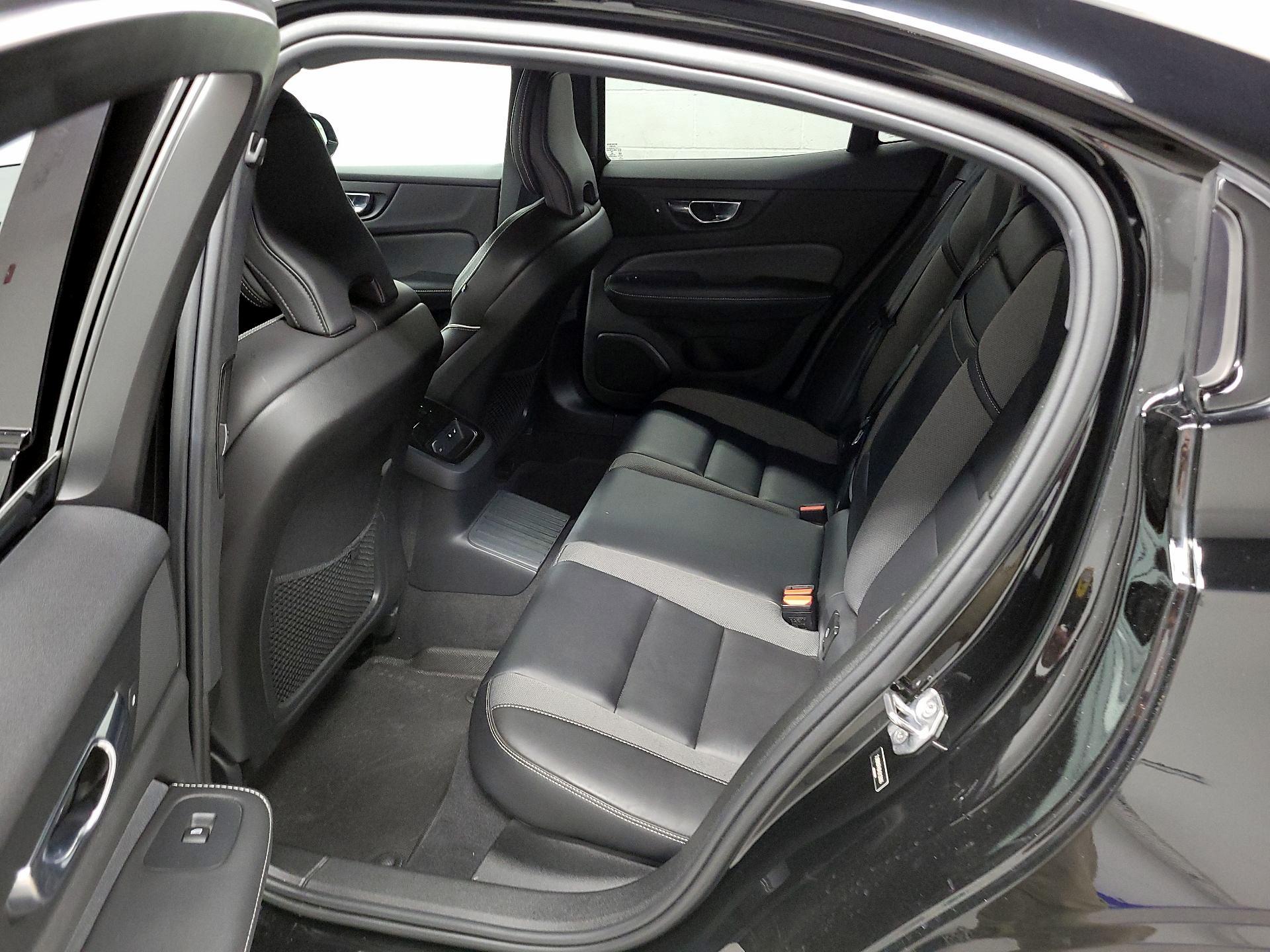 Thumbnail: 2021 Volvo S60 - 20