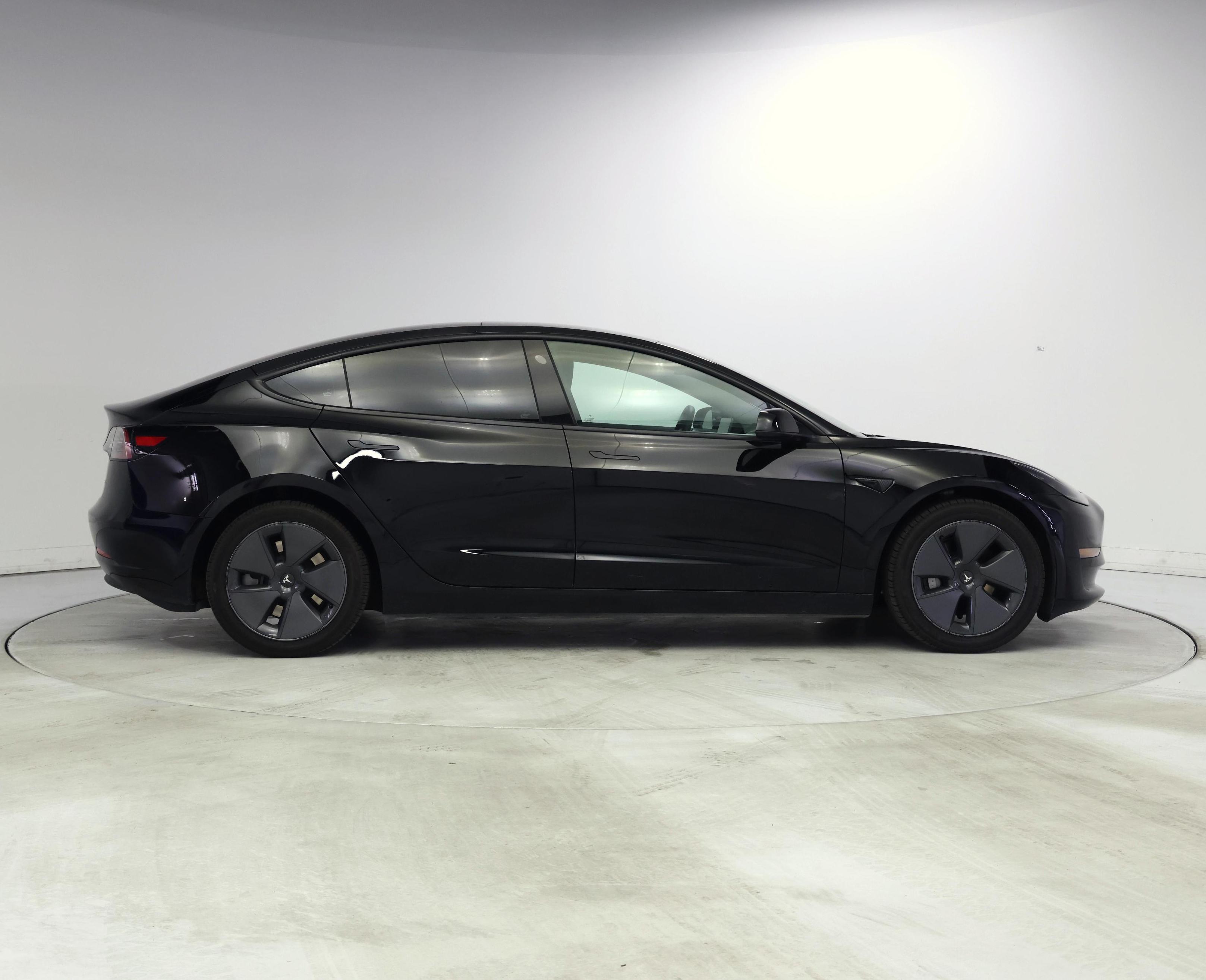Thumbnail: 2022 Tesla Model 3 - 7