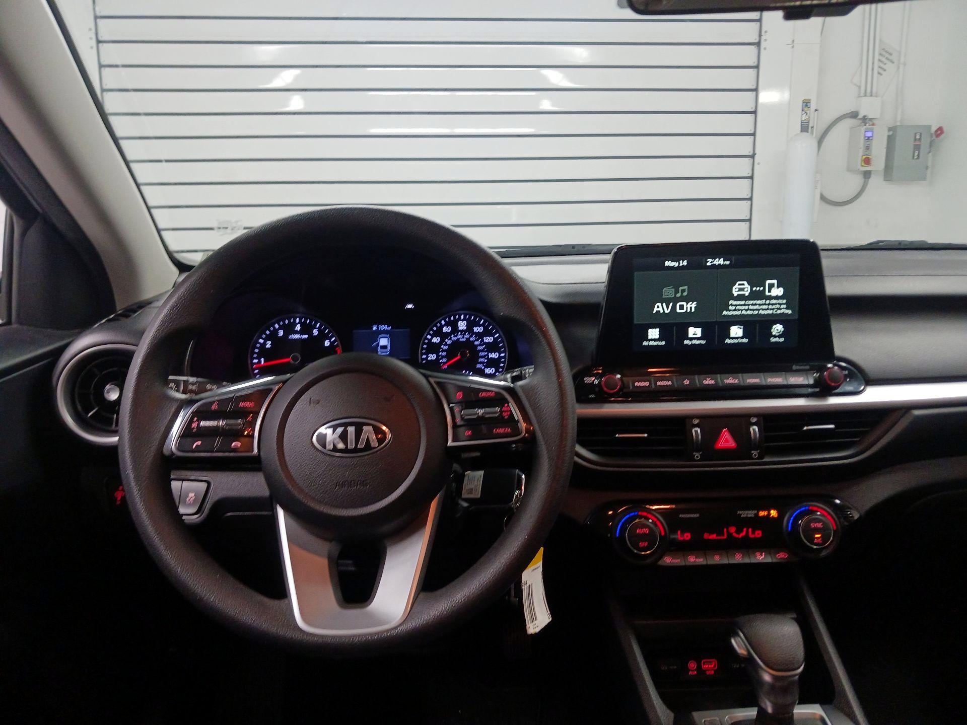 Thumbnail: 2019 Kia Forte - 10