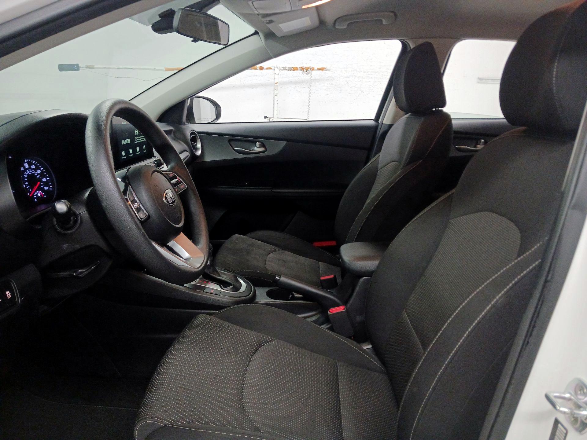 Thumbnail: 2019 Kia Forte - 11
