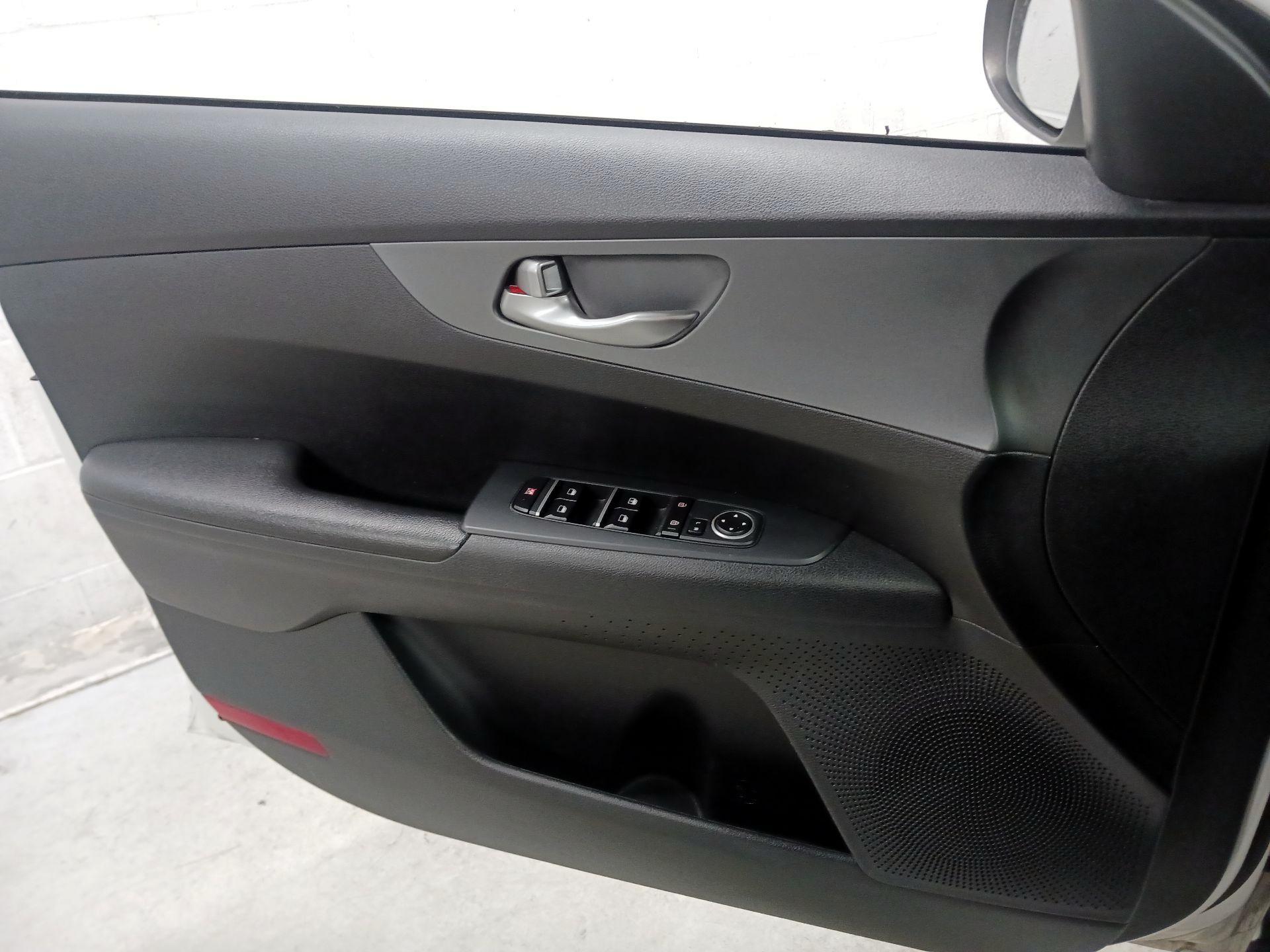 Thumbnail: 2019 Kia Forte - 12