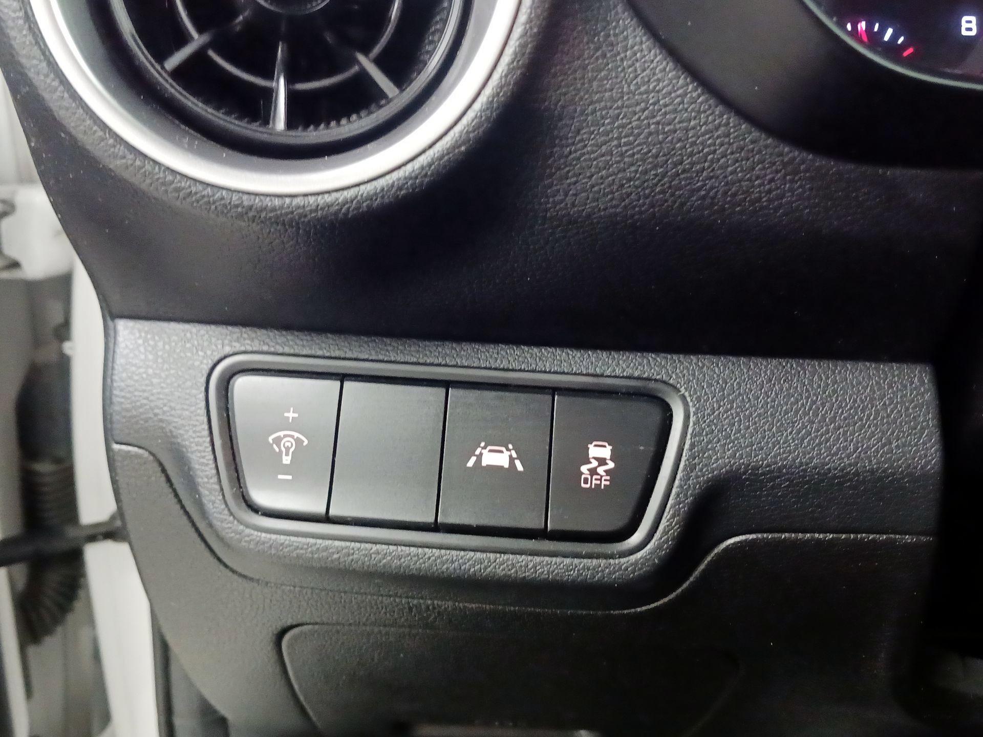 Thumbnail: 2019 Kia Forte - 13