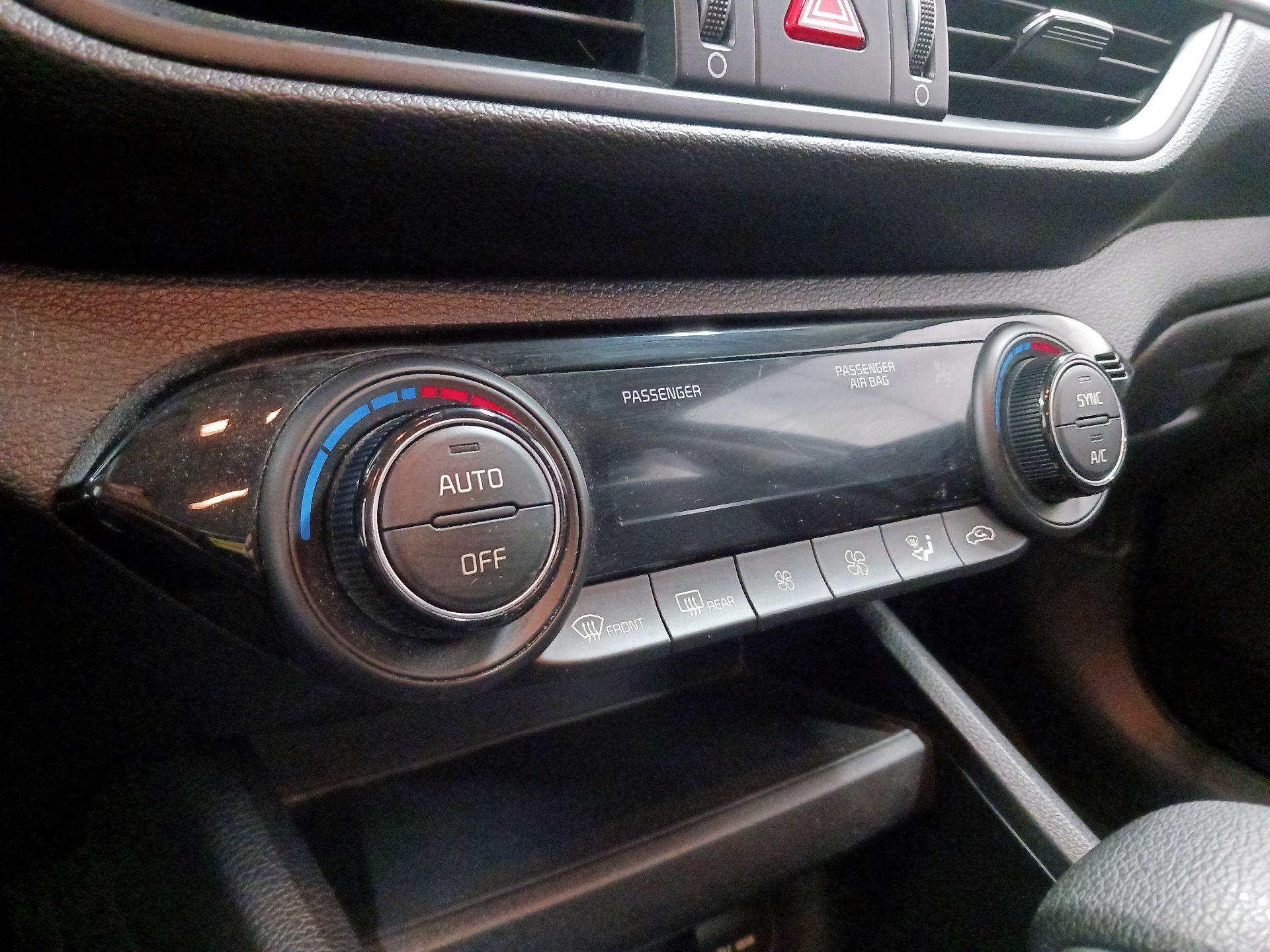 Thumbnail: 2019 Kia Forte - 16