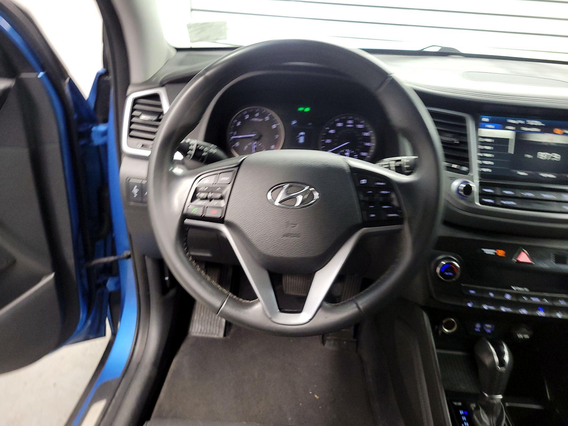 Thumbnail: 2016 Hyundai Tucson - 10