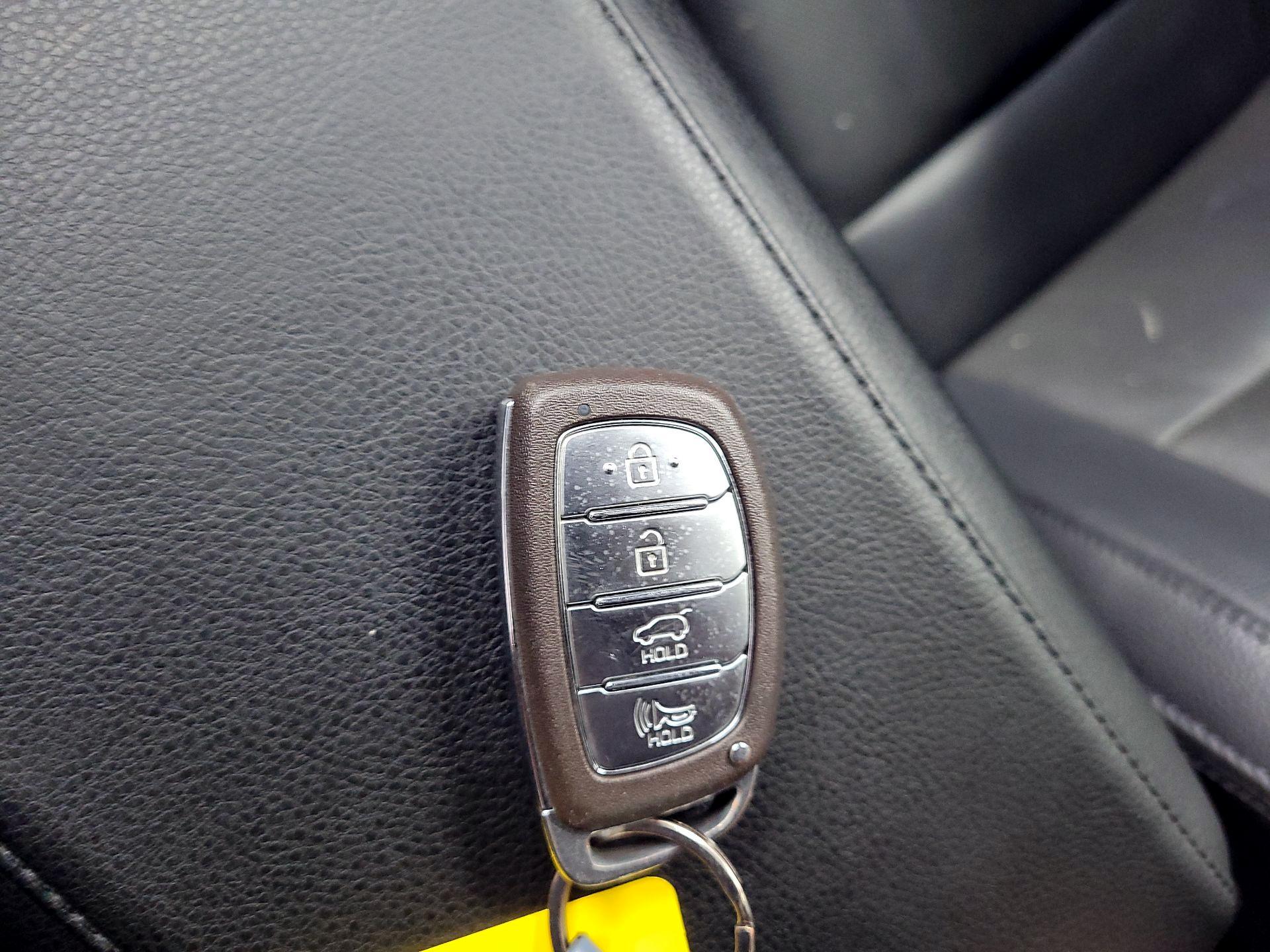Thumbnail: 2016 Hyundai Tucson - 18