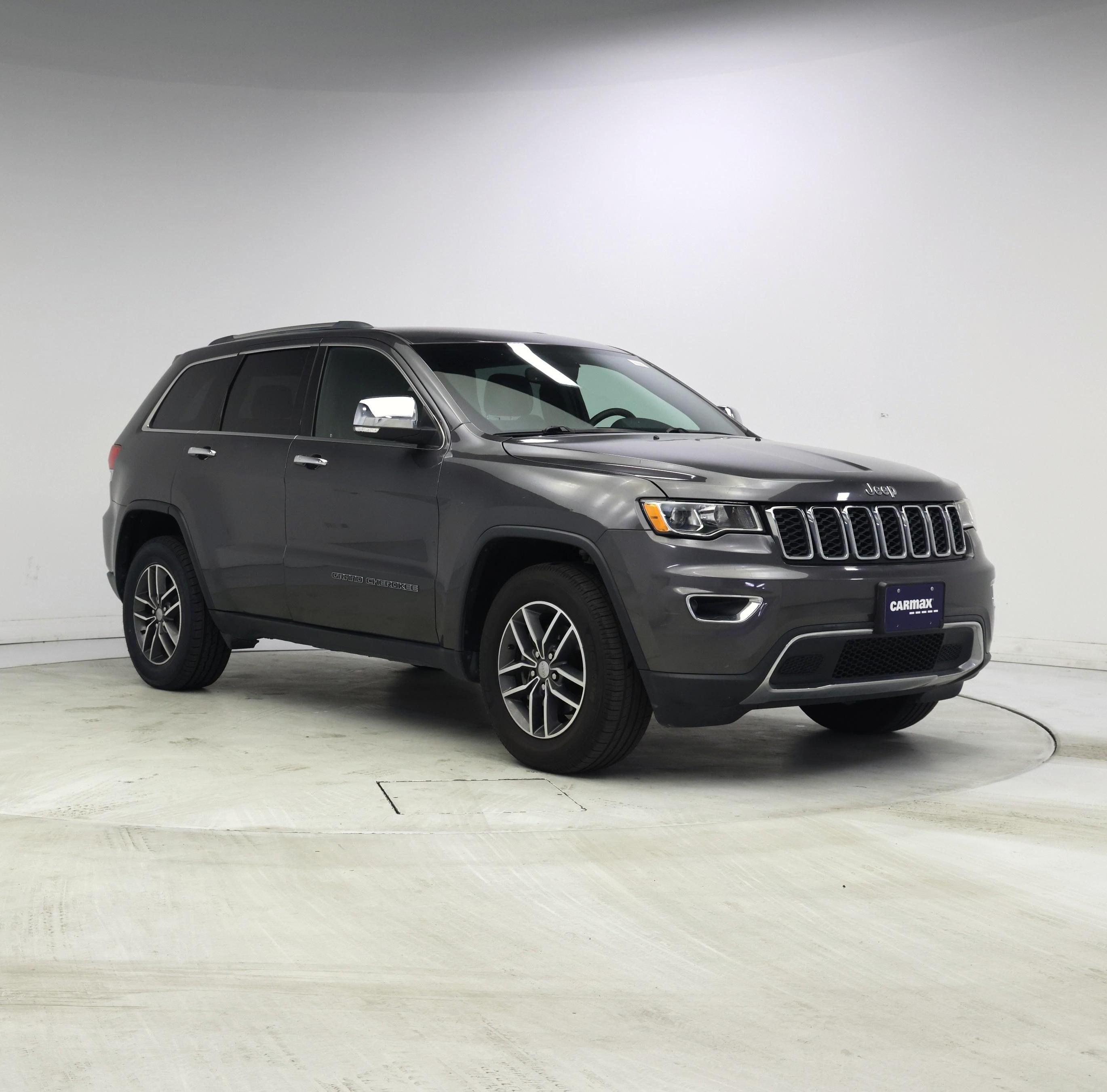 Gray 2018 Jeep Grand Cherokee SUV / Crossover 4X2 Automatic