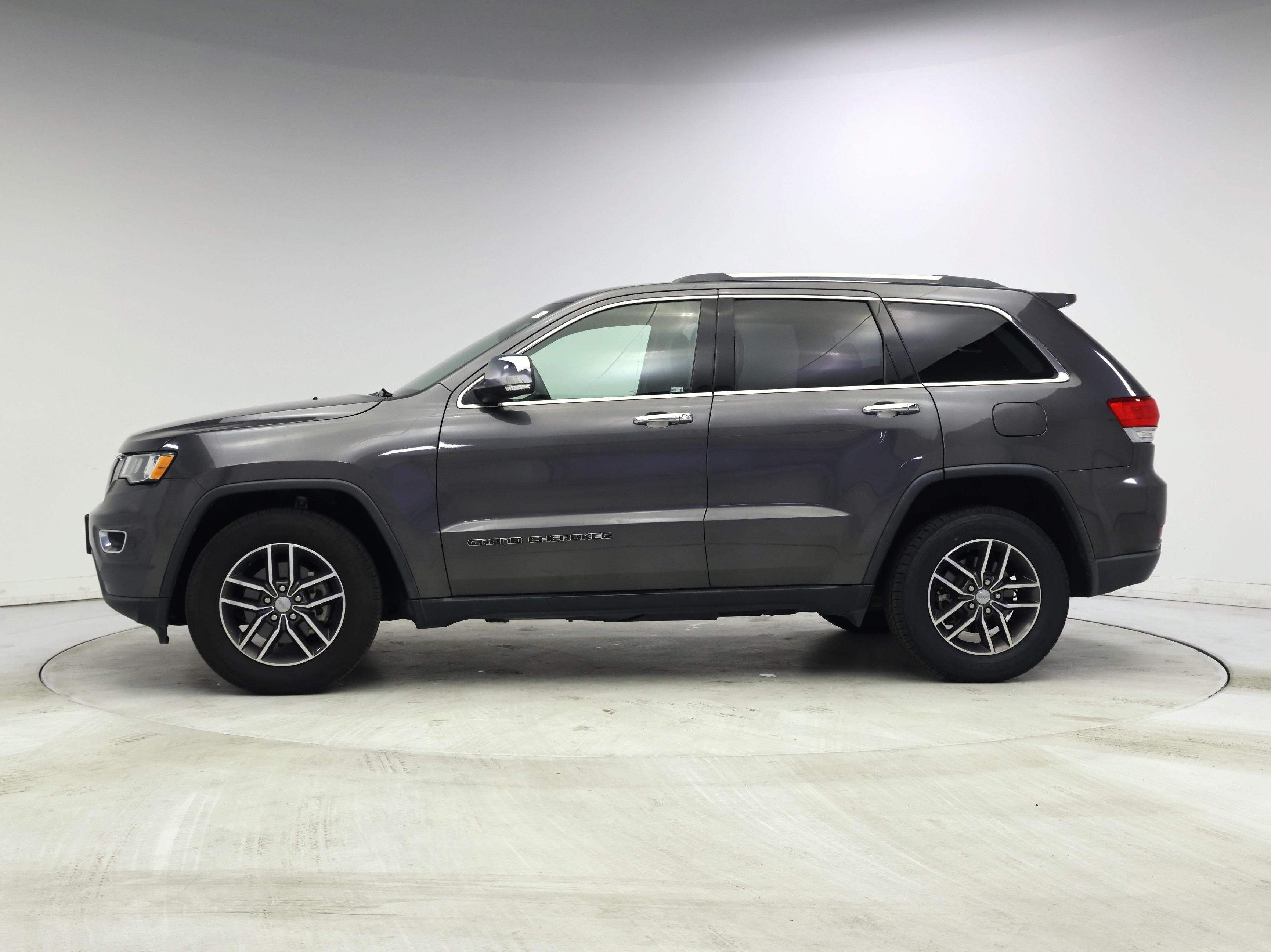 Thumbnail: 2018 Jeep Grand Cherokee - 3