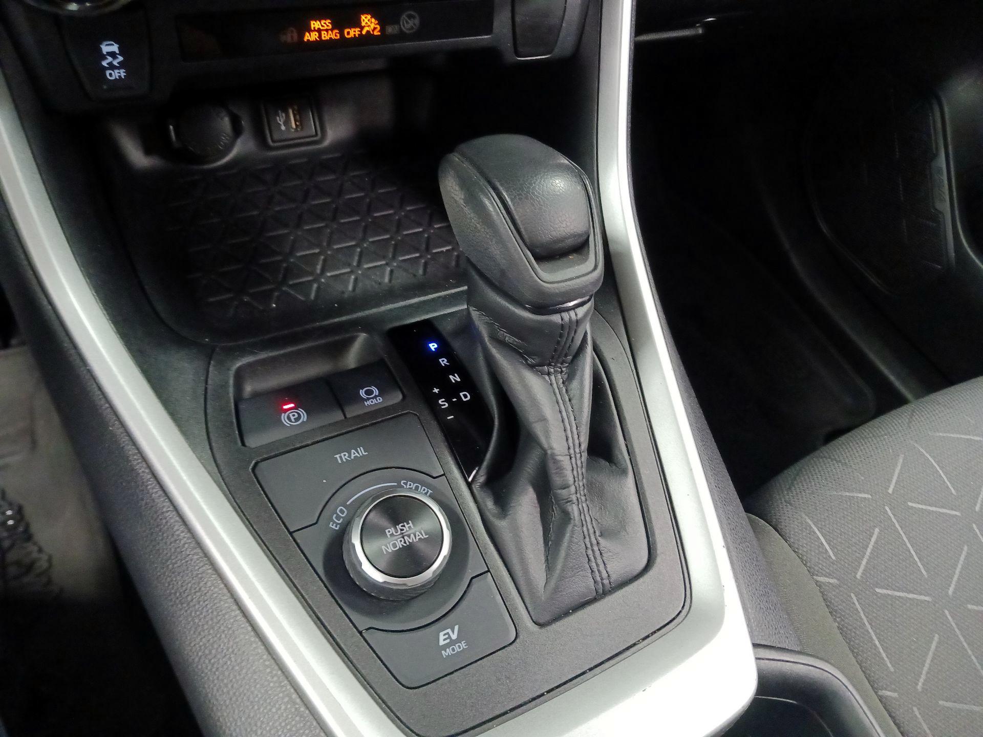 Thumbnail: 2024 Toyota RAV4 - 15