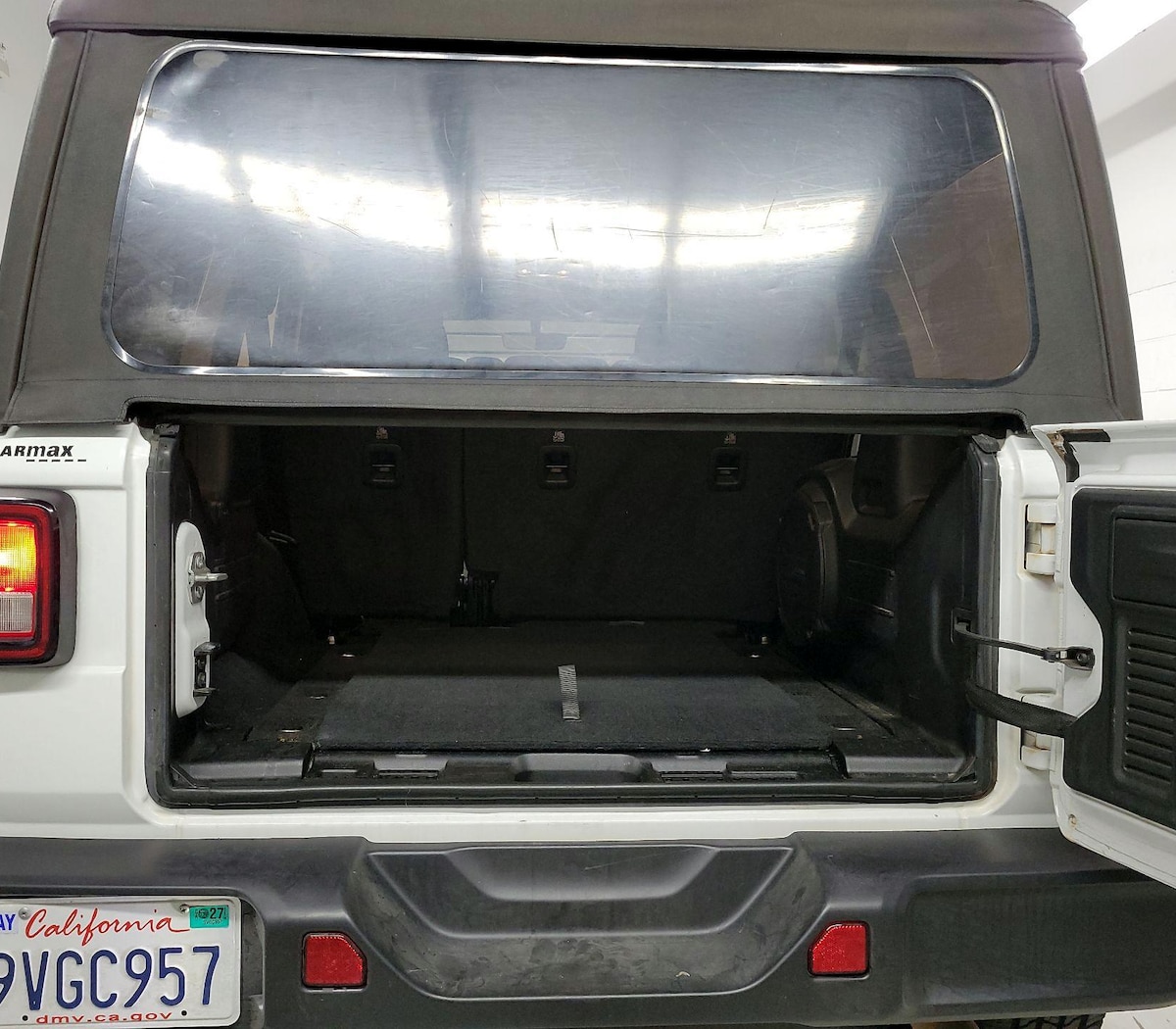 Trunk/Cargo (Seats Up)