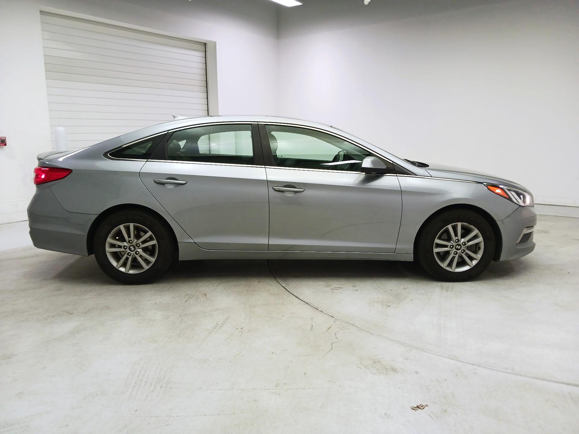 Thumbnail: 2015 Hyundai Sonata - 4