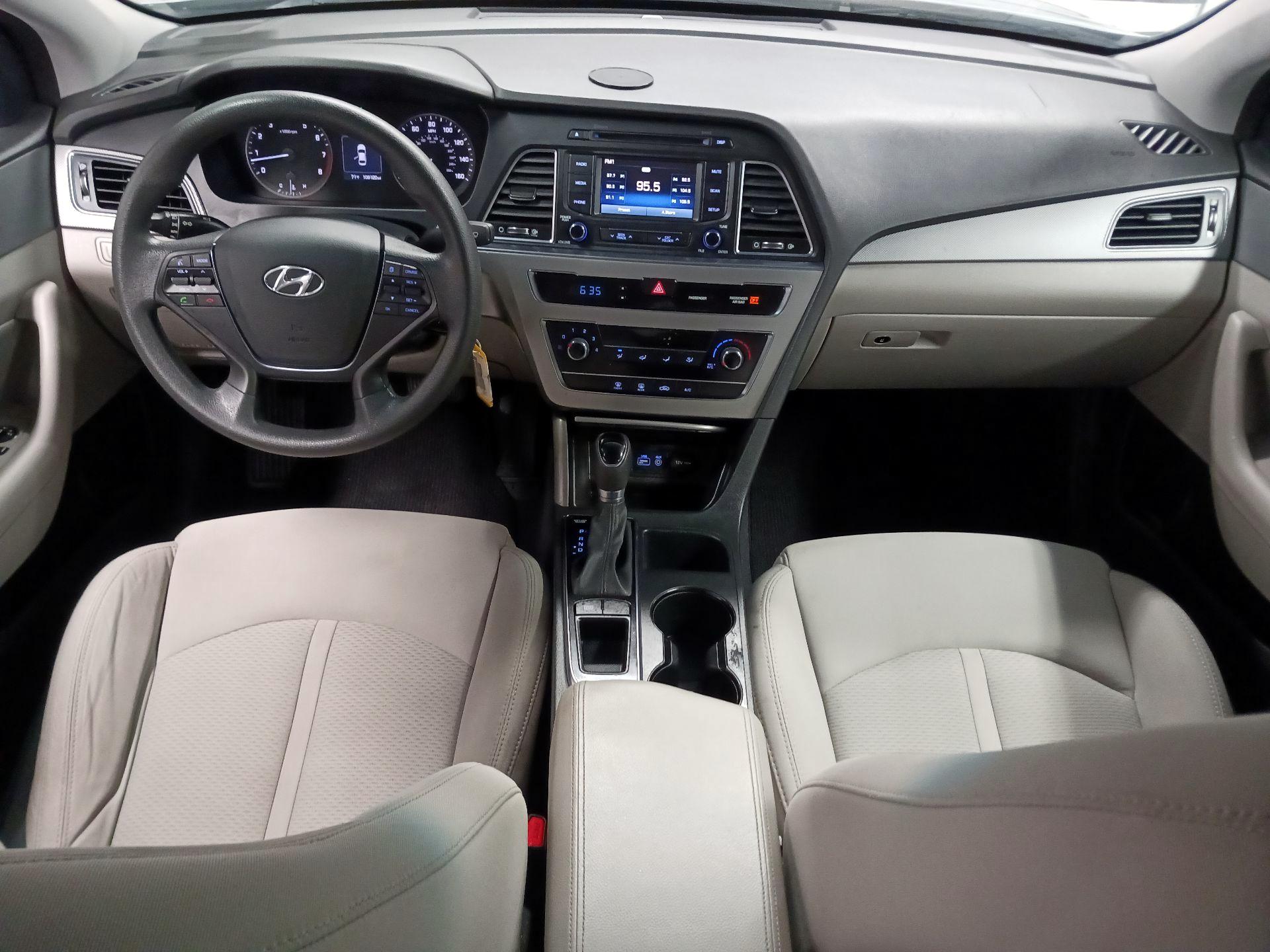 Thumbnail: 2015 Hyundai Sonata - 8