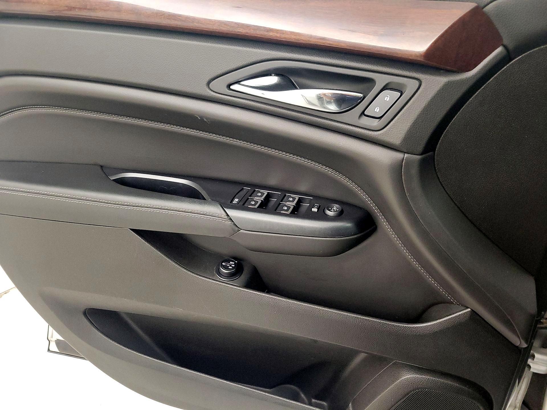 Thumbnail: 2016 Cadillac SRX - 12