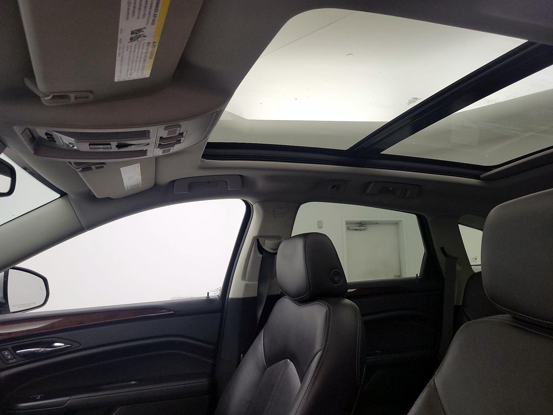 Thumbnail: 2016 Cadillac SRX - 18