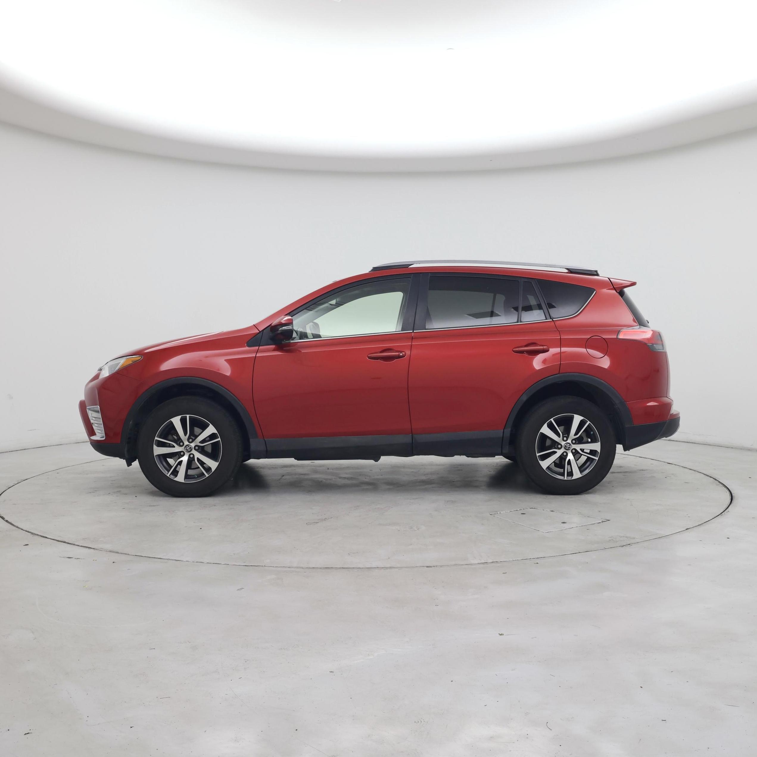 Thumbnail: 2017 Toyota RAV4 - 3