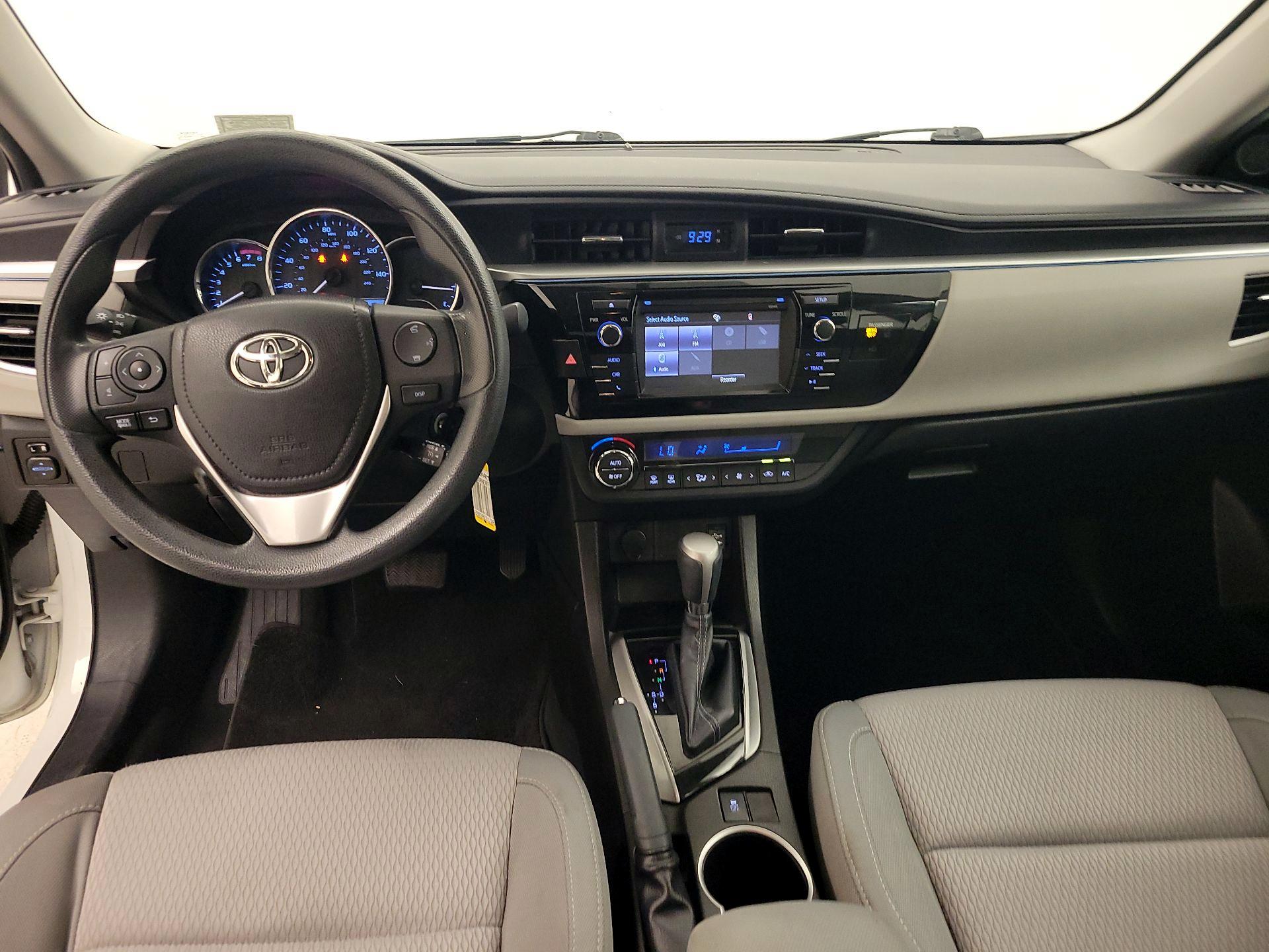 Thumbnail: 2015 Toyota Corolla - 9