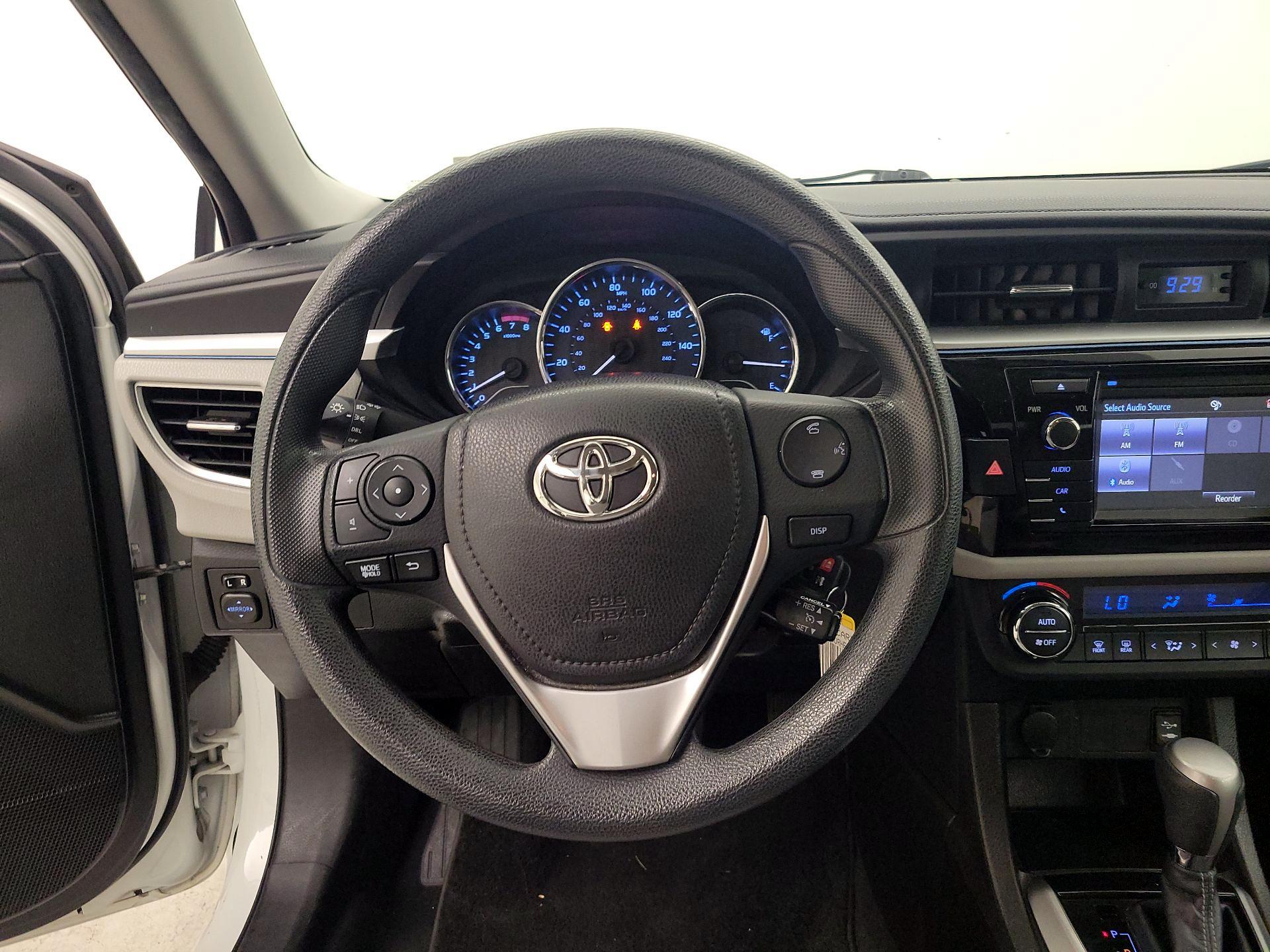 Thumbnail: 2015 Toyota Corolla - 10