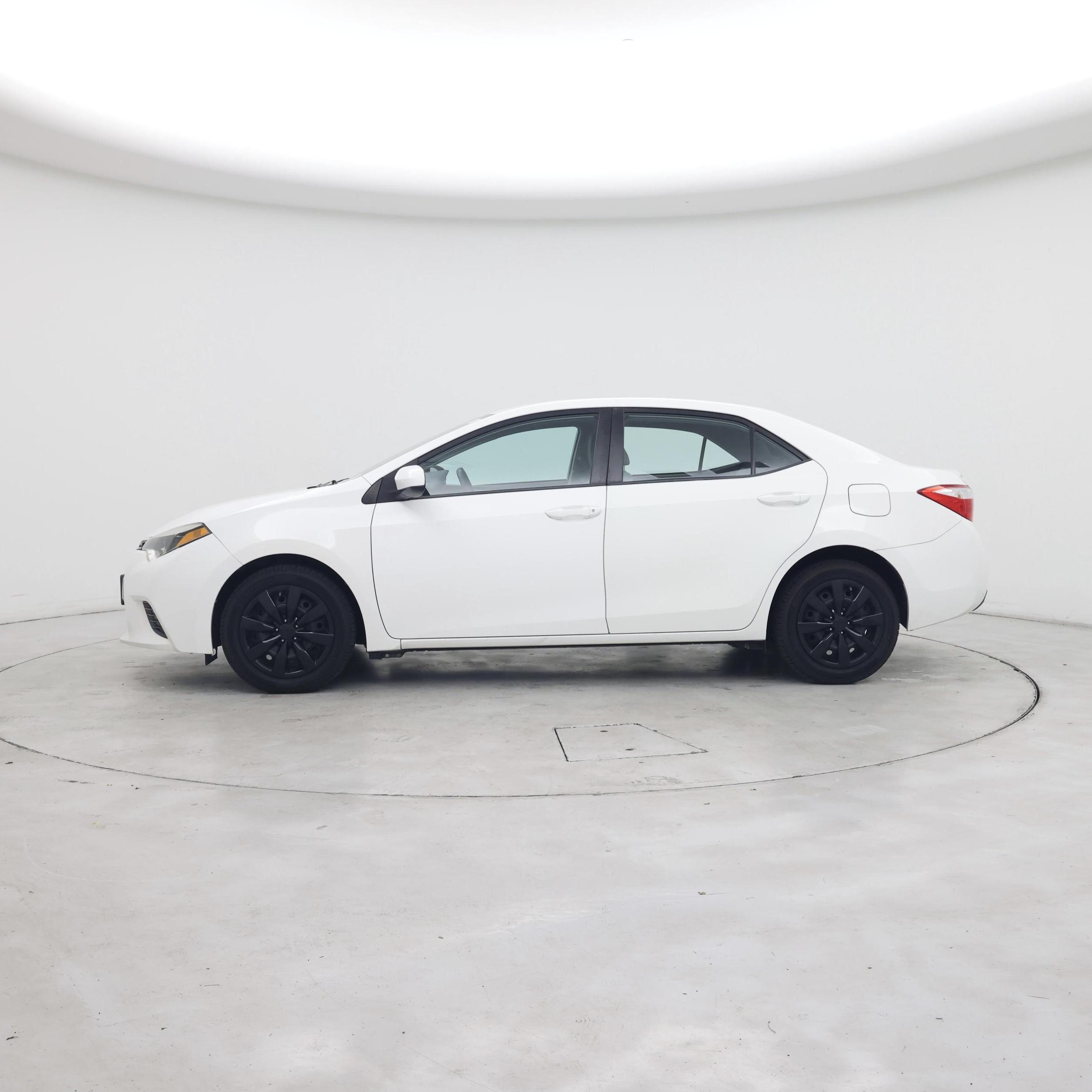 Thumbnail: 2015 Toyota Corolla - 3