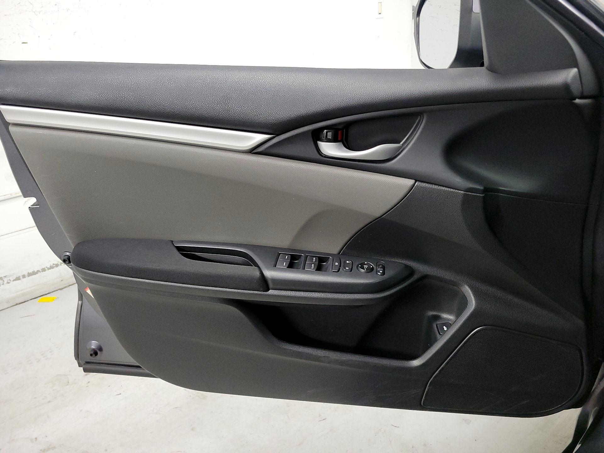 Thumbnail: 2019 Honda Civic - 10