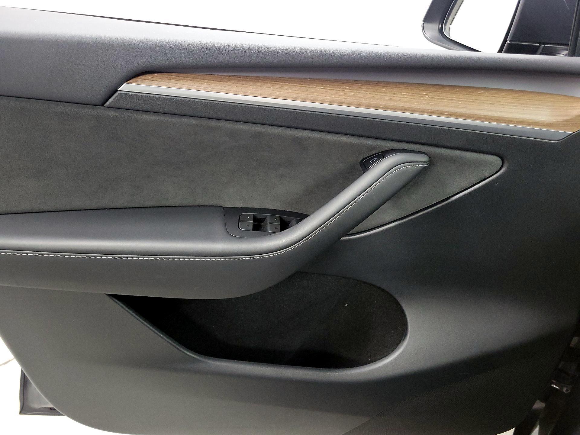 Thumbnail: 2024 Tesla Model Y - 10