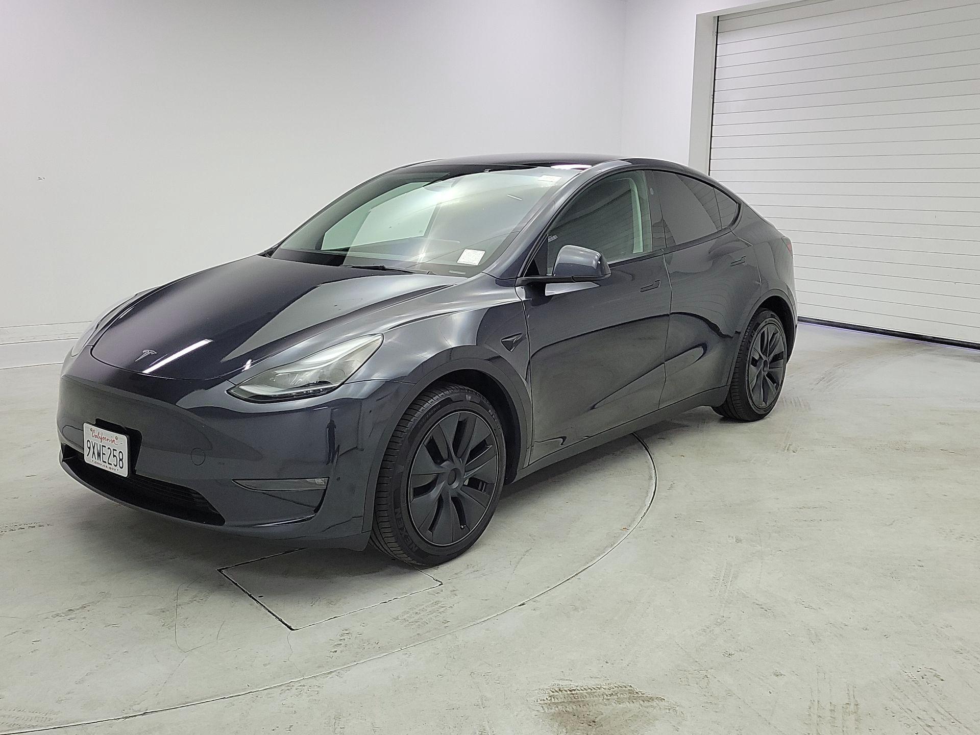Thumbnail: 2024 Tesla Model Y - 3