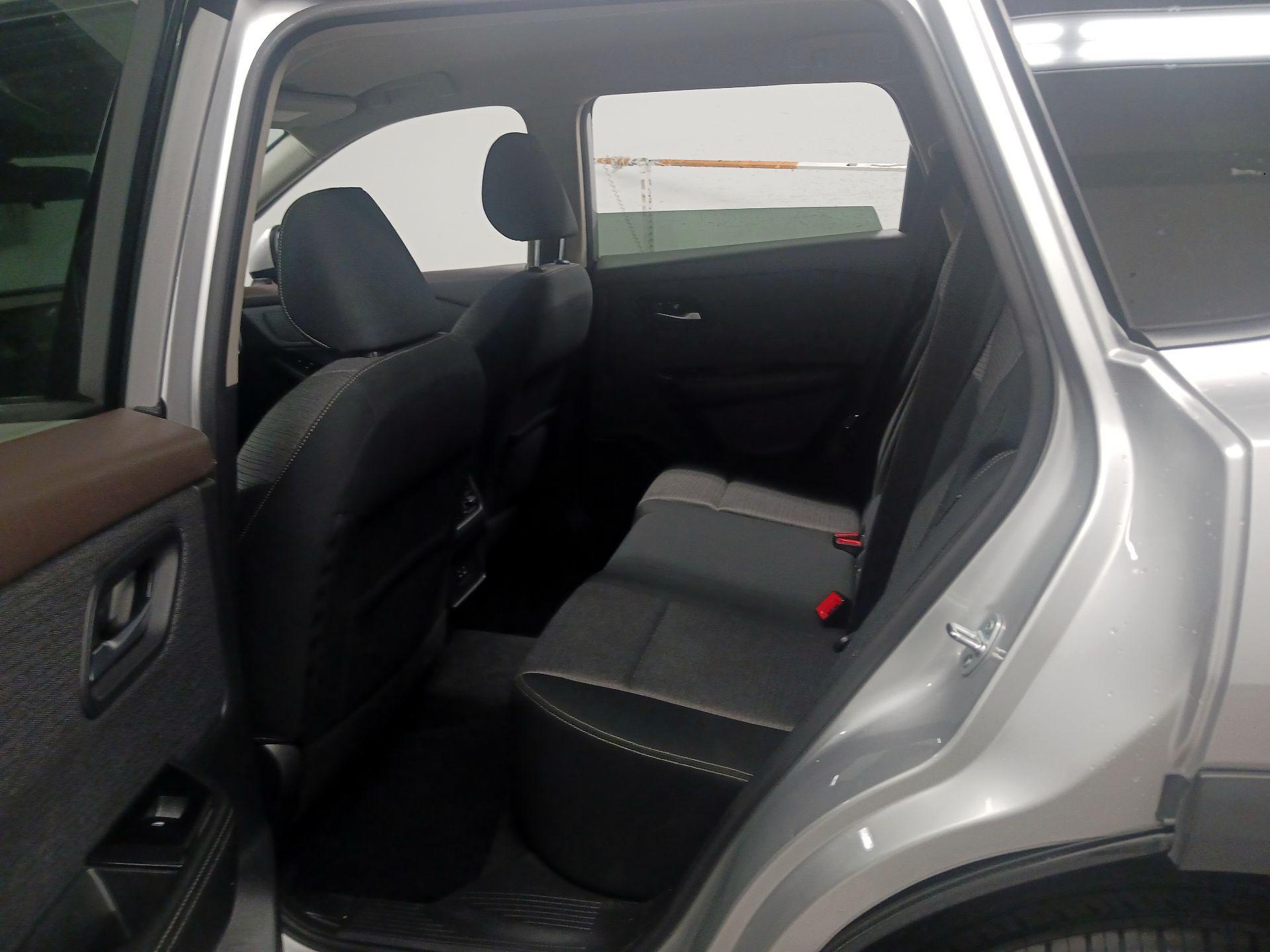 Thumbnail: 2021 Nissan Rogue - 16