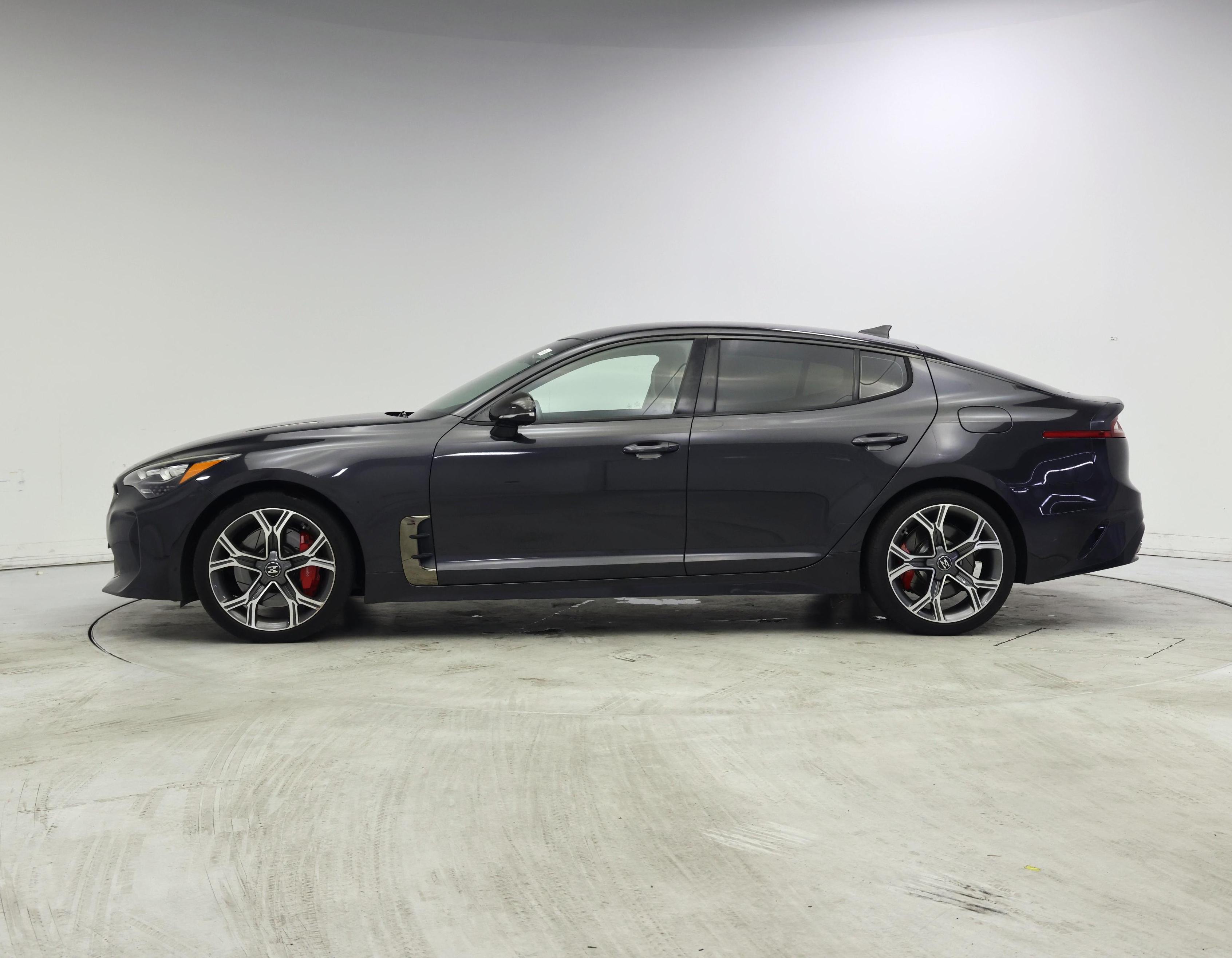 Thumbnail: 2020 Kia Stinger - 3