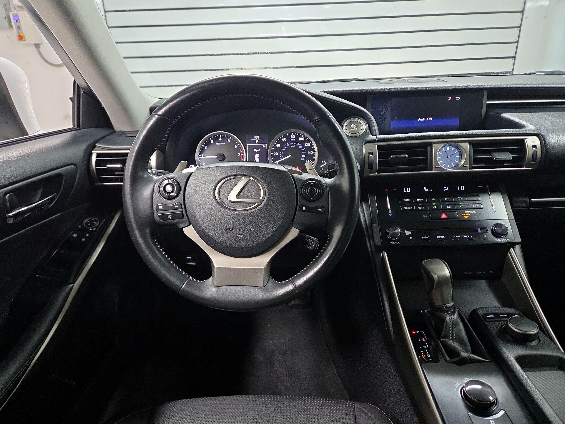 Thumbnail: 2014 Lexus IS - 10
