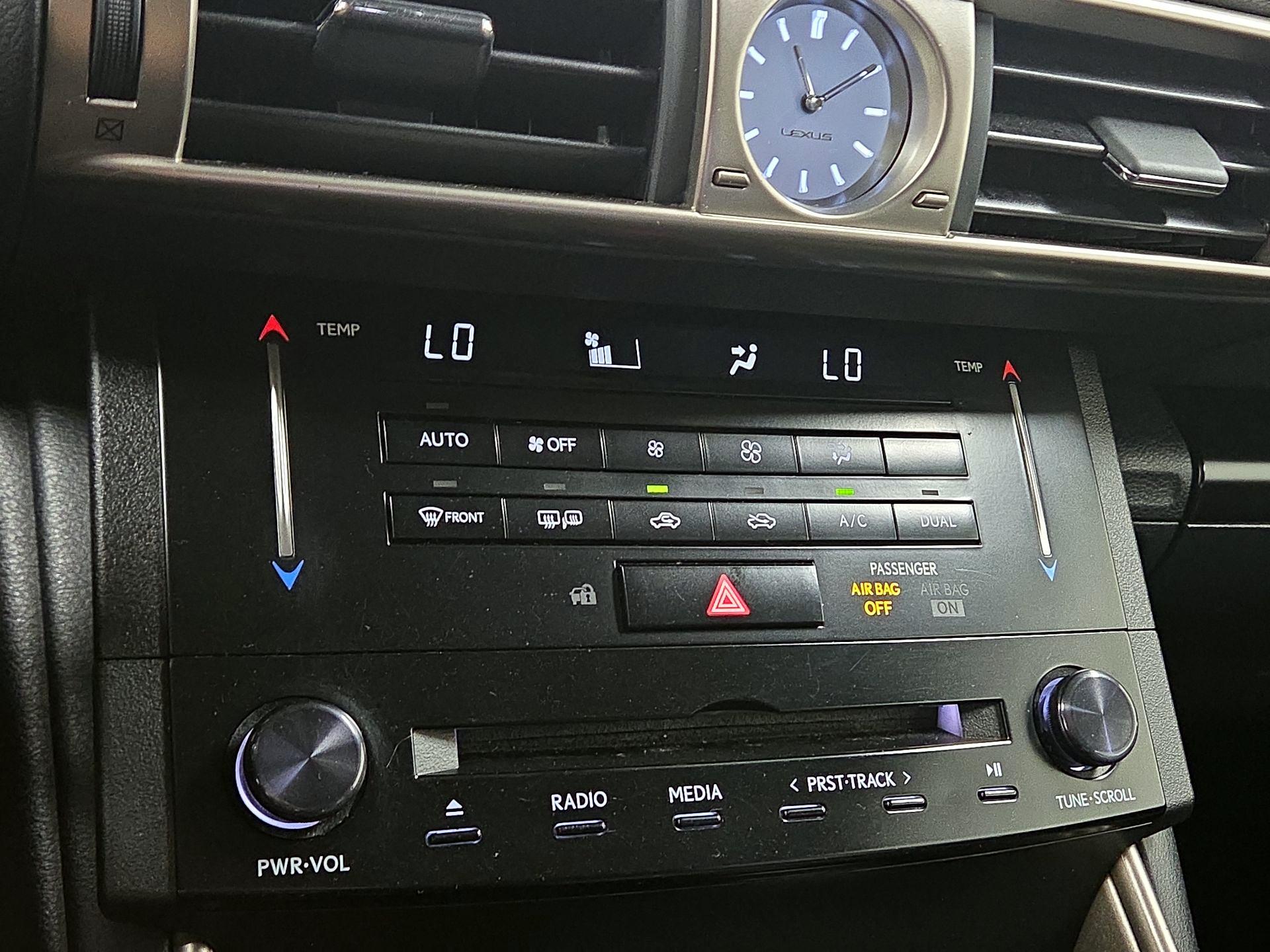 Thumbnail: 2014 Lexus IS - 14