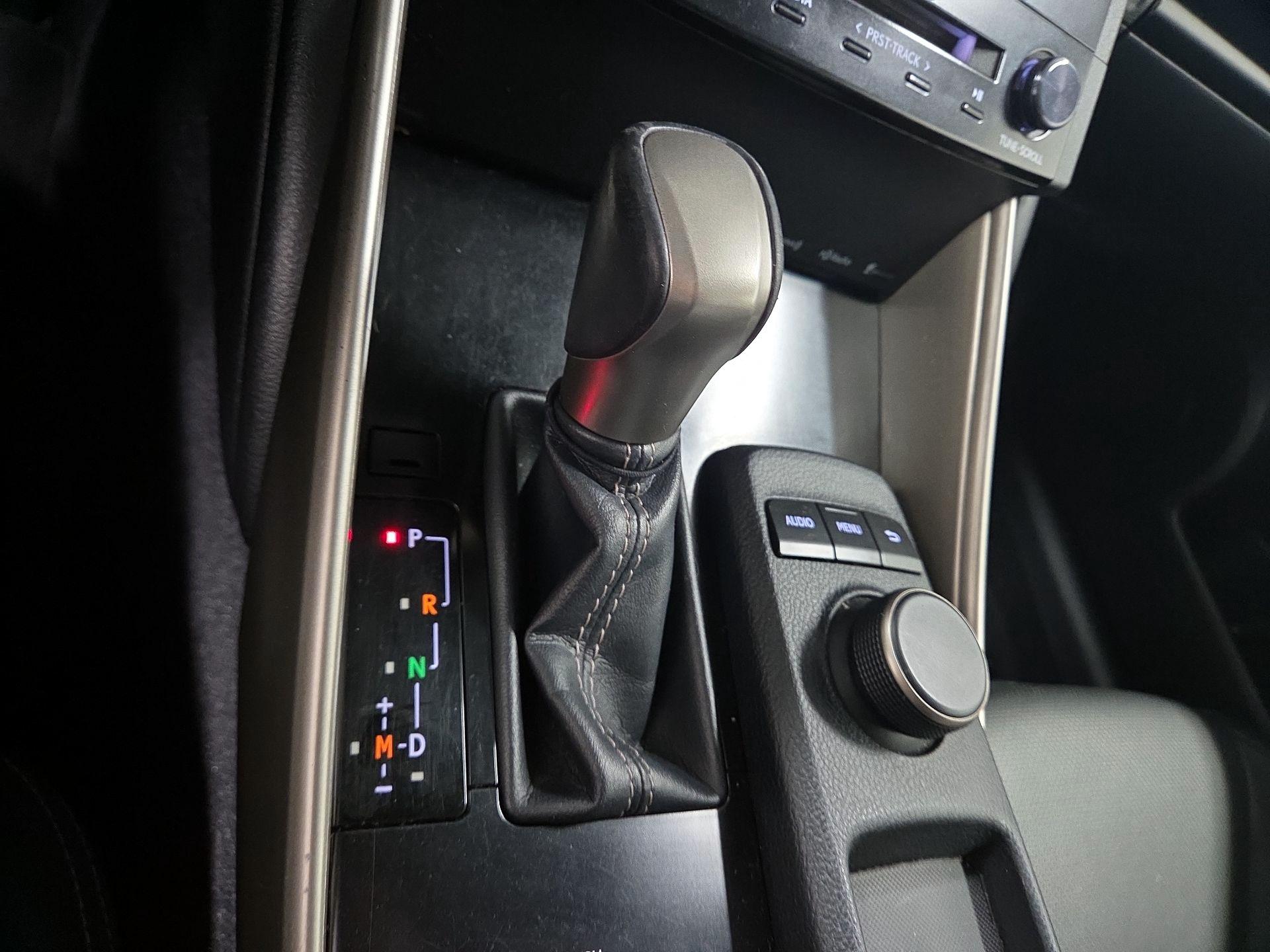 Thumbnail: 2014 Lexus IS - 15