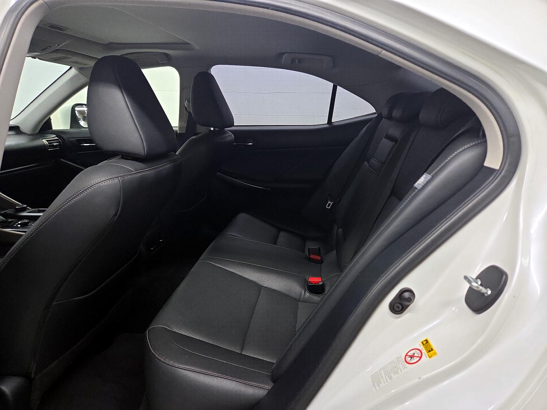 Thumbnail: 2014 Lexus IS - 16