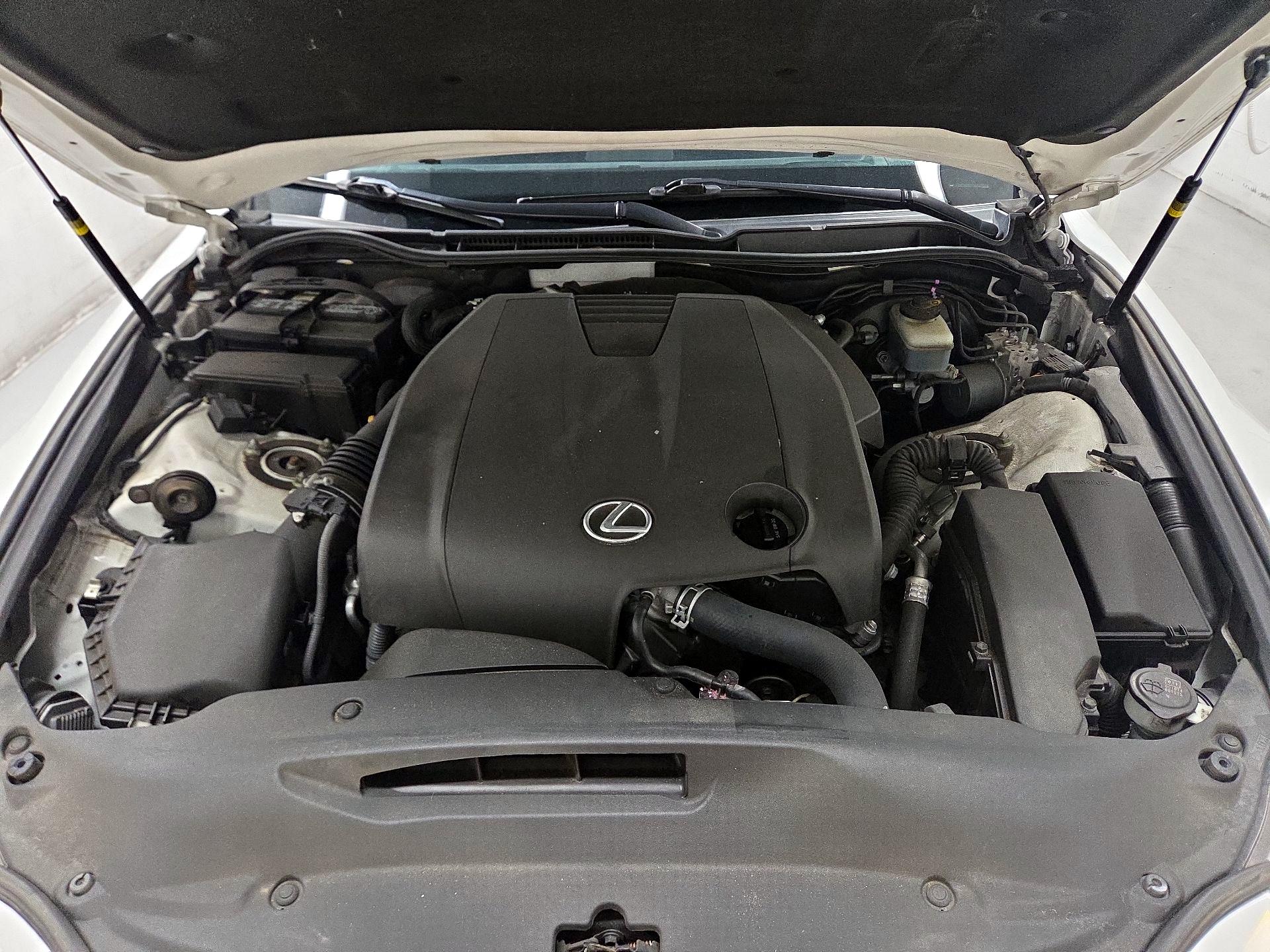 Thumbnail: 2014 Lexus IS - 18