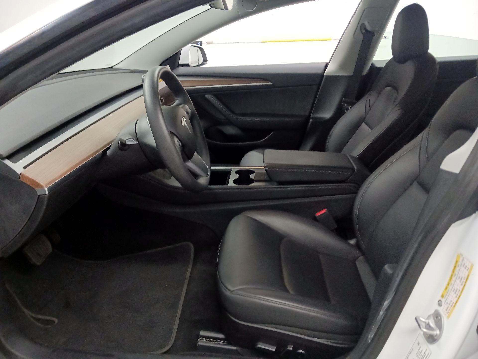 Thumbnail: 2022 Tesla Model 3 - 11