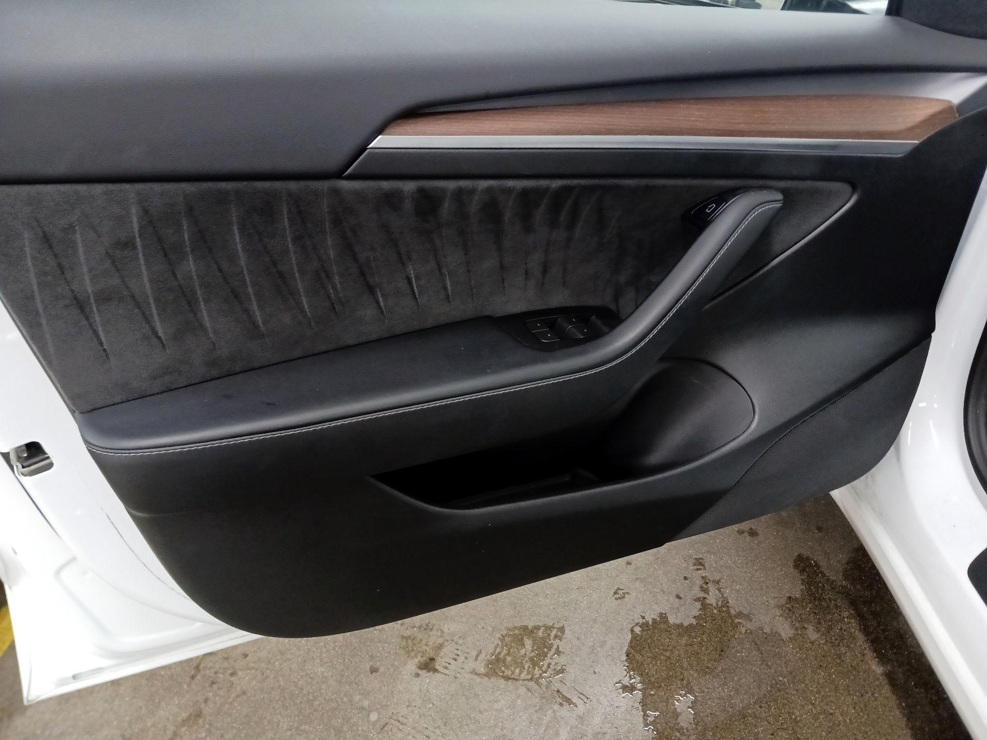 Thumbnail: 2022 Tesla Model 3 - 12