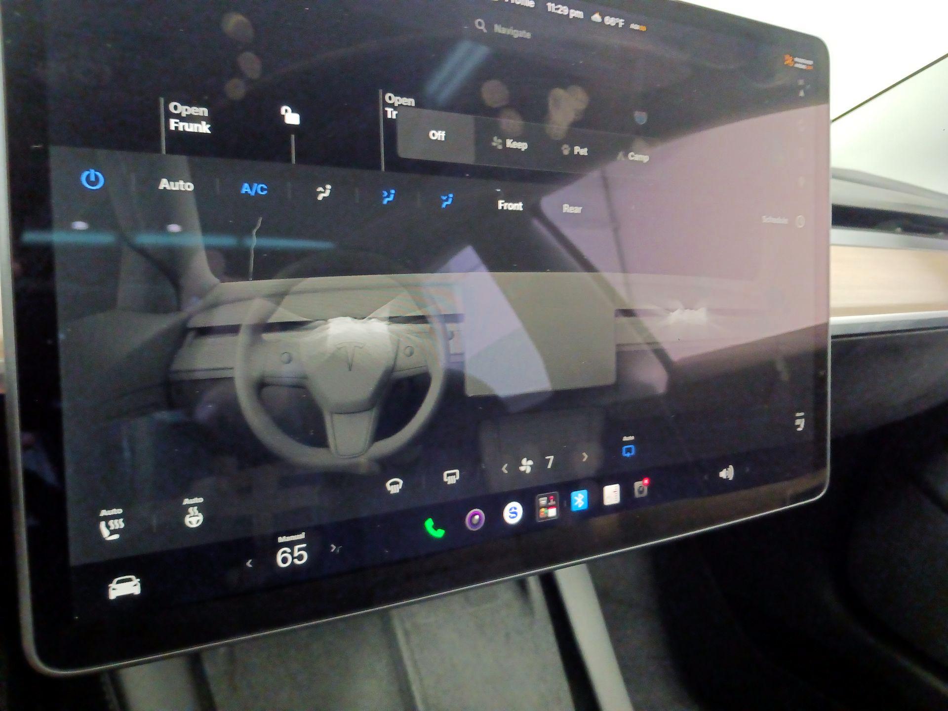 Thumbnail: 2022 Tesla Model 3 - 14