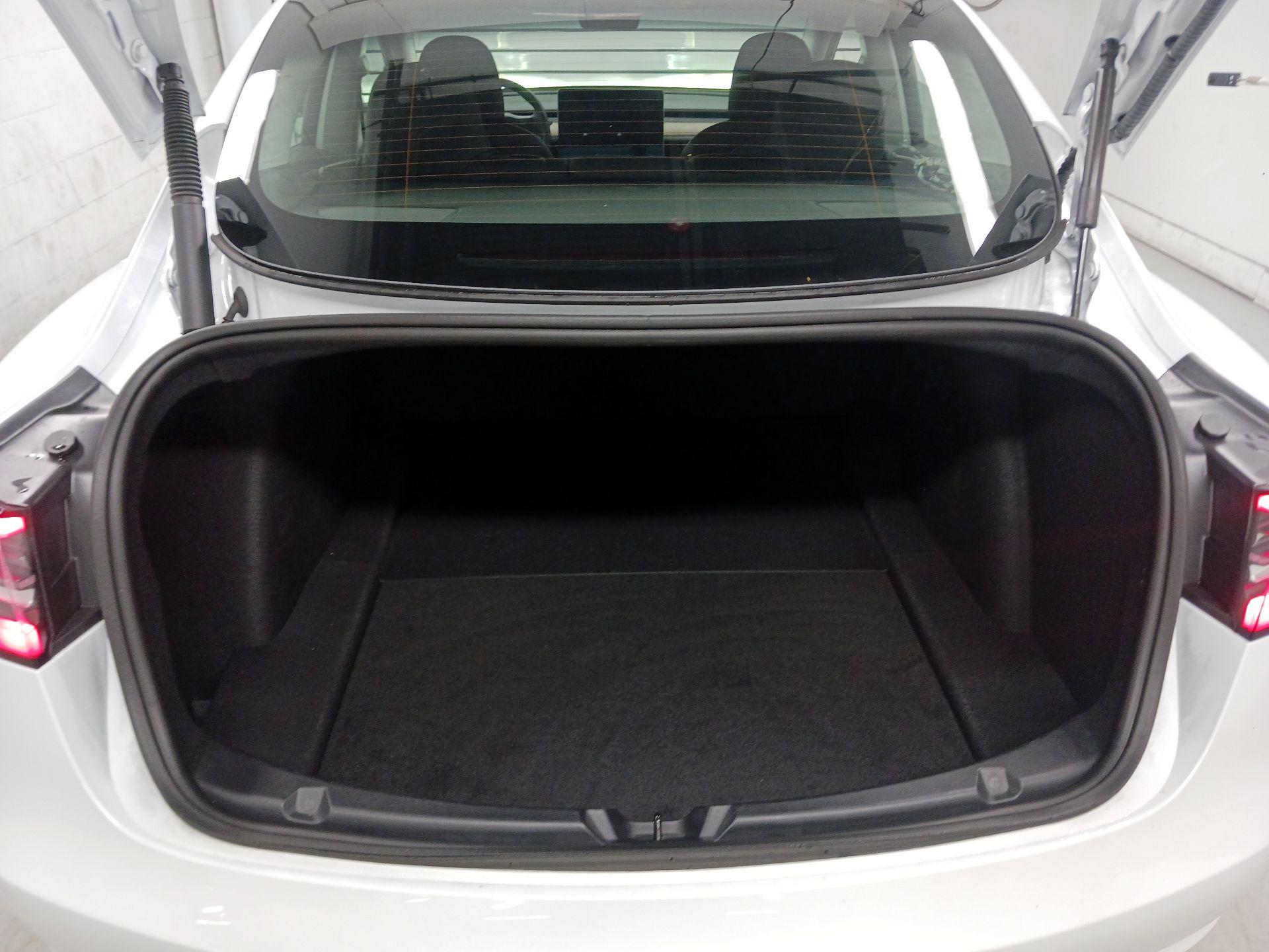 Thumbnail: 2022 Tesla Model 3 - 16