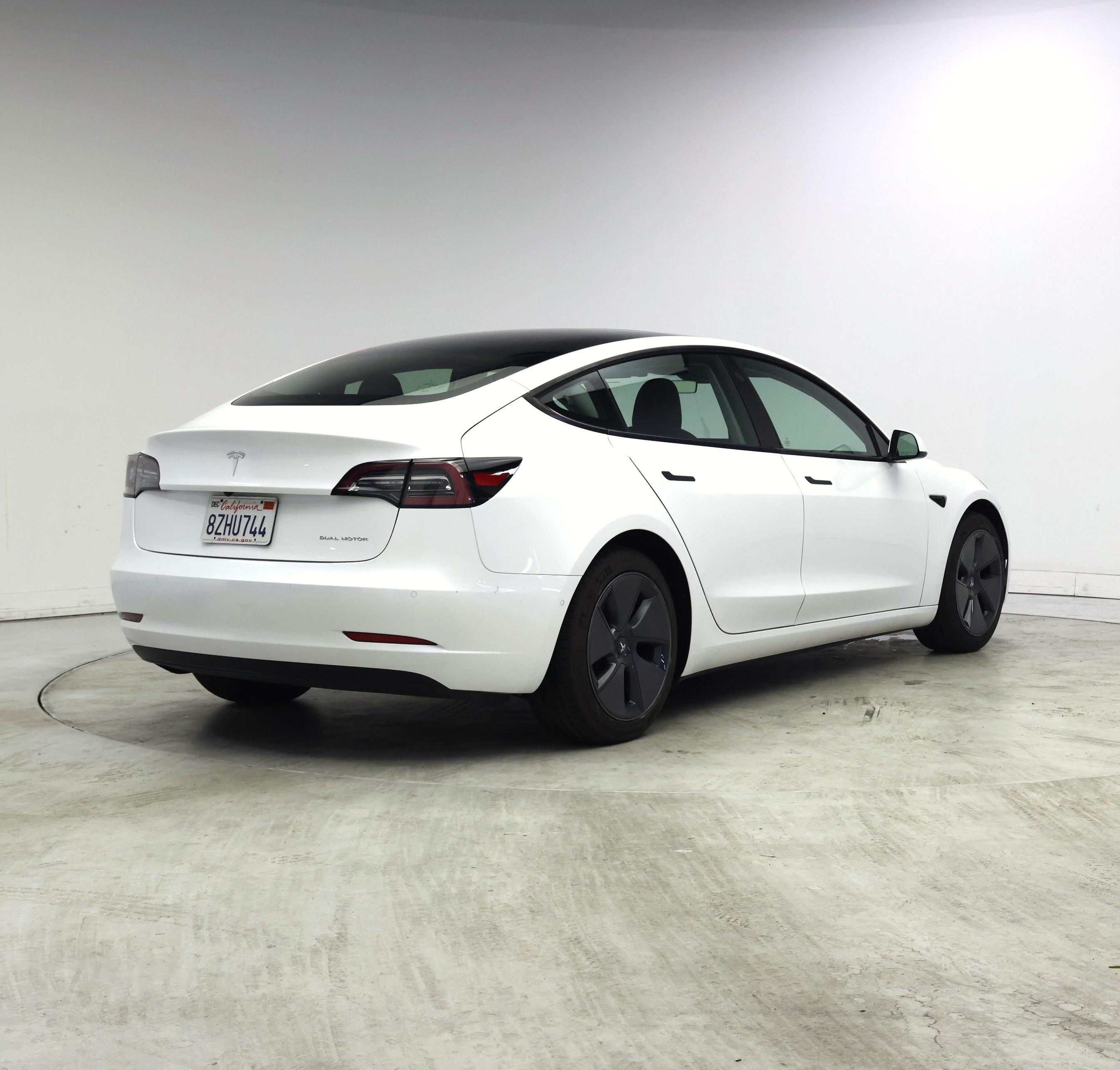 Thumbnail: 2022 Tesla Model 3 - 8