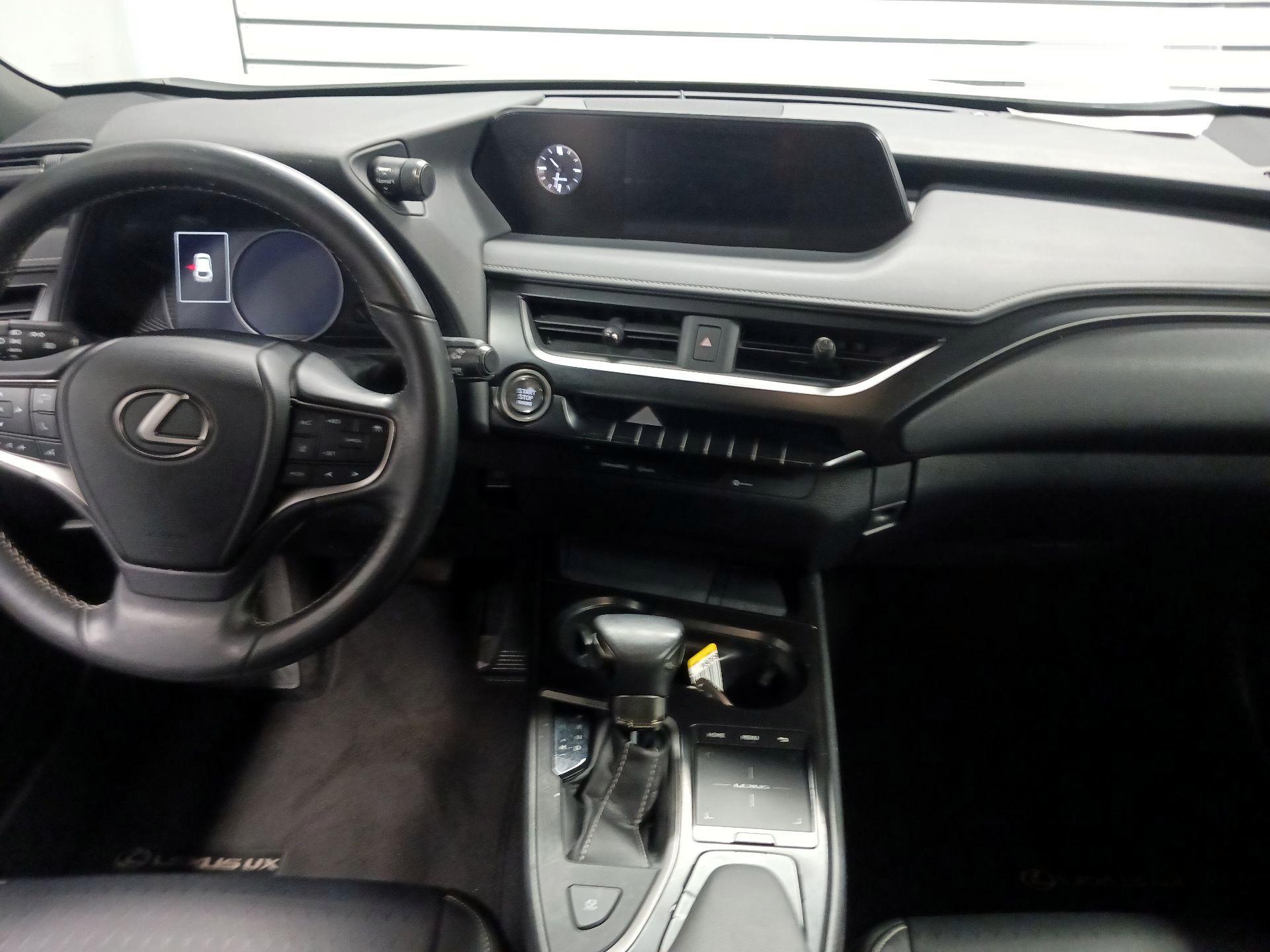 Thumbnail: 2019 Lexus UX - 9