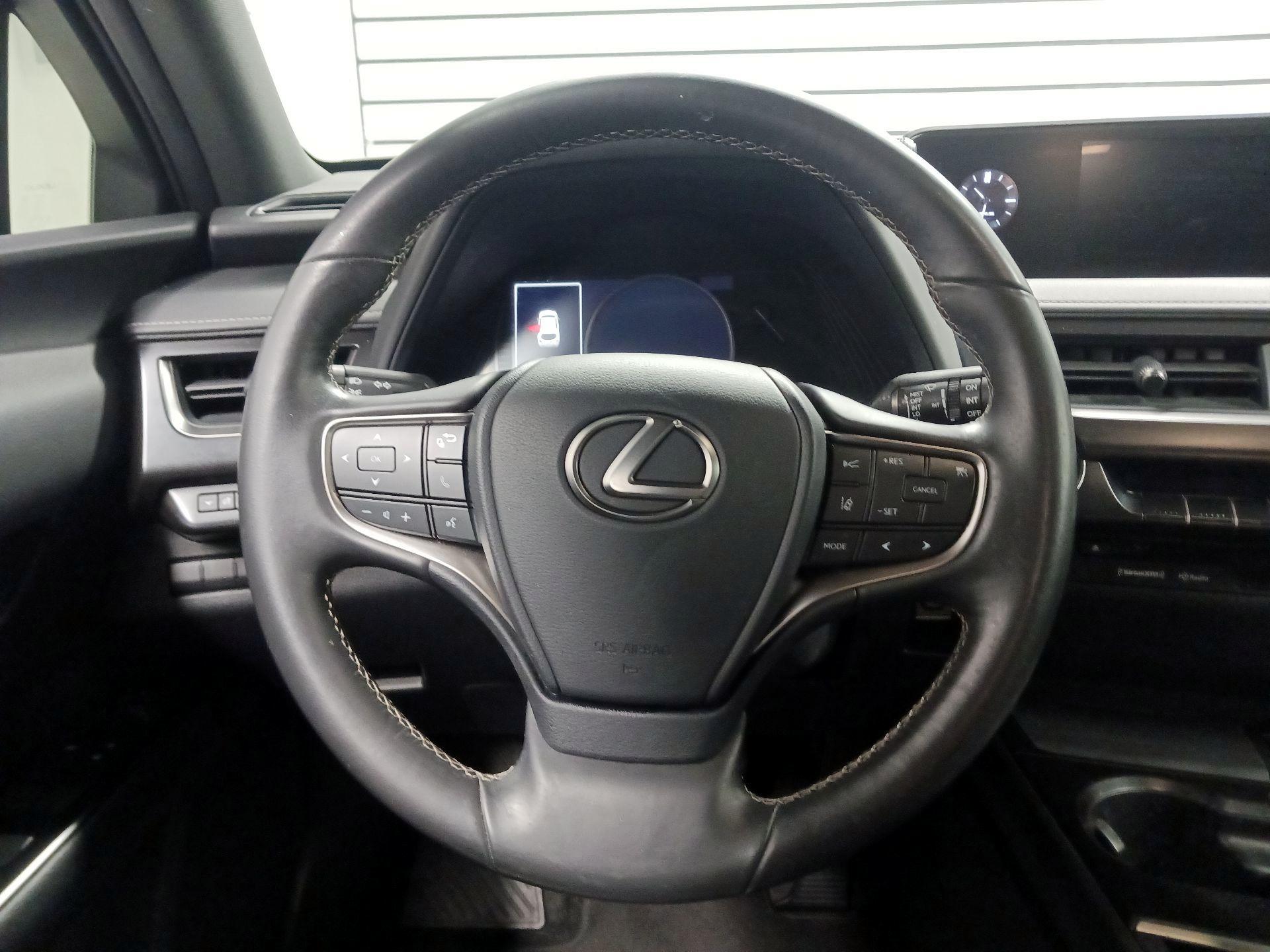 Thumbnail: 2019 Lexus UX - 10