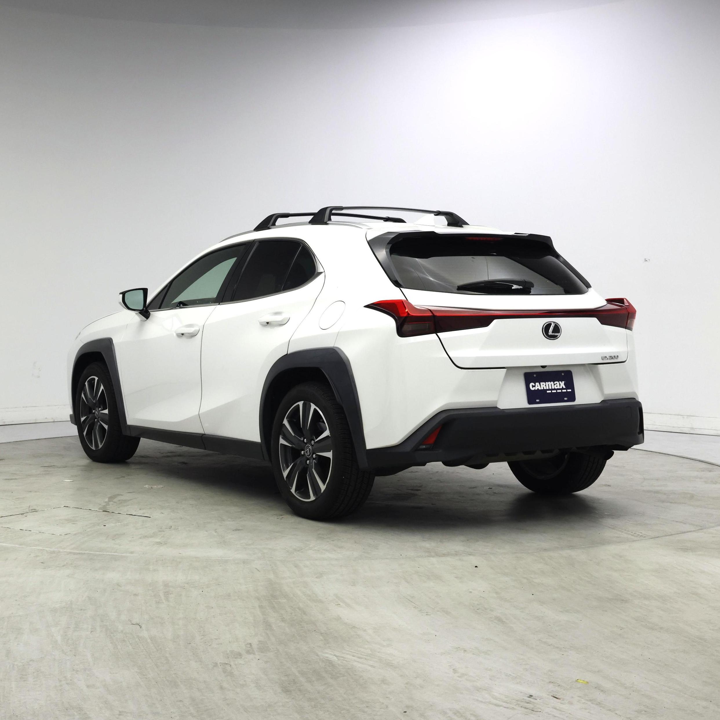 Thumbnail: 2019 Lexus UX - 2