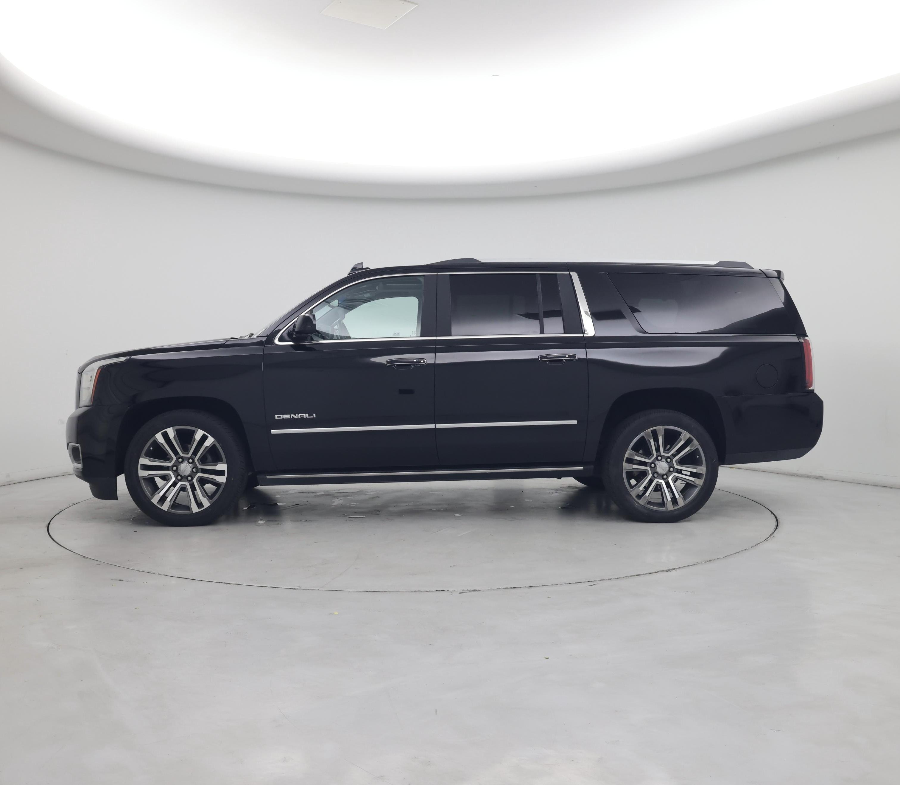 Thumbnail: 2018 GMC Yukon XL - 3