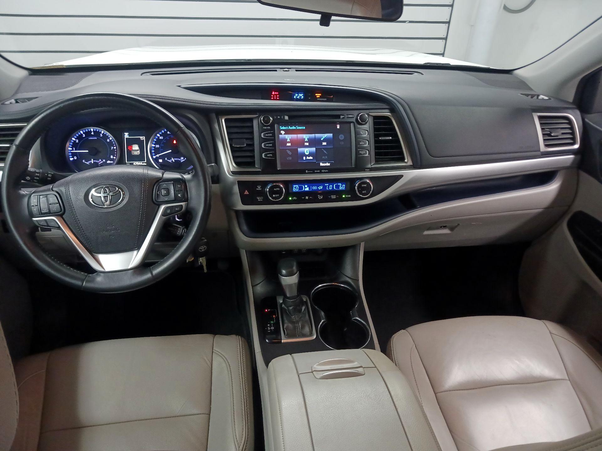 Thumbnail: 2018 Toyota Highlander - 9