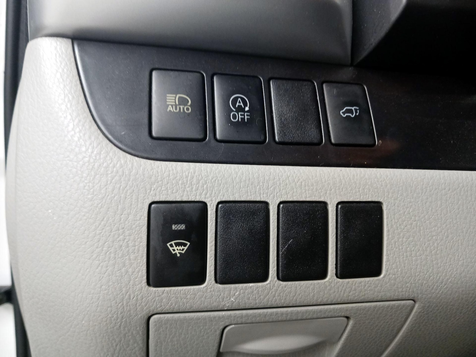 2018 Toyota Highlander LE Plus - Photo 14