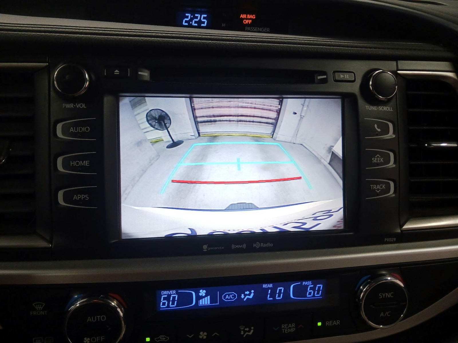 2018 Toyota Highlander LE Plus - Photo 15