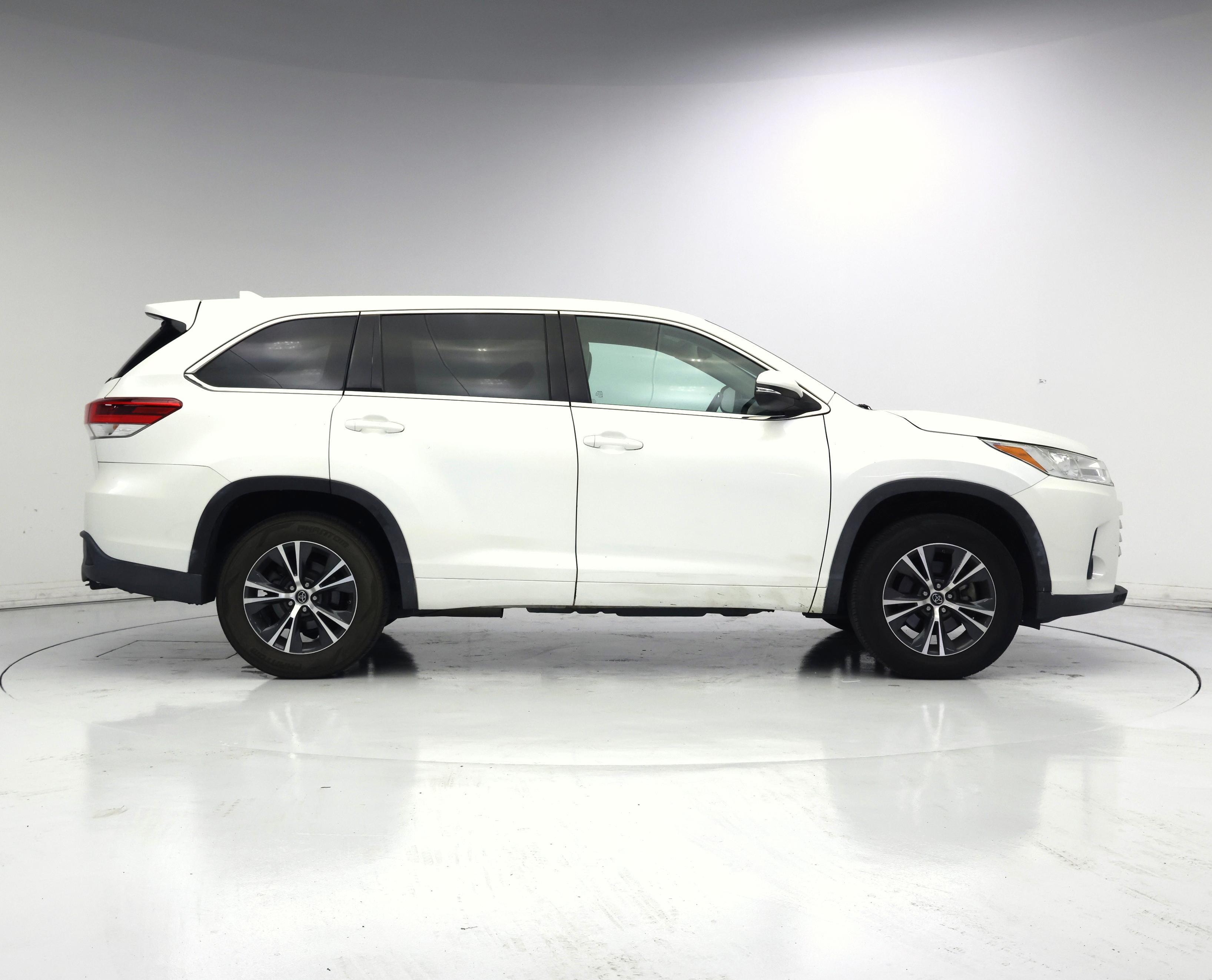 Thumbnail: 2018 Toyota Highlander - 7