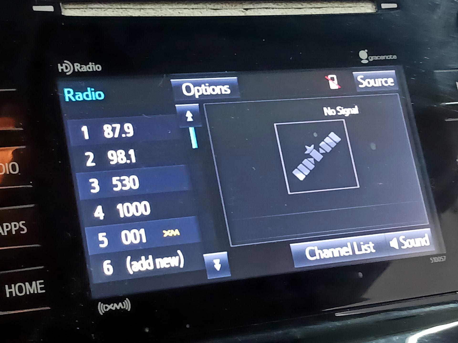 Thumbnail: 2016 Toyota Prius v - 15