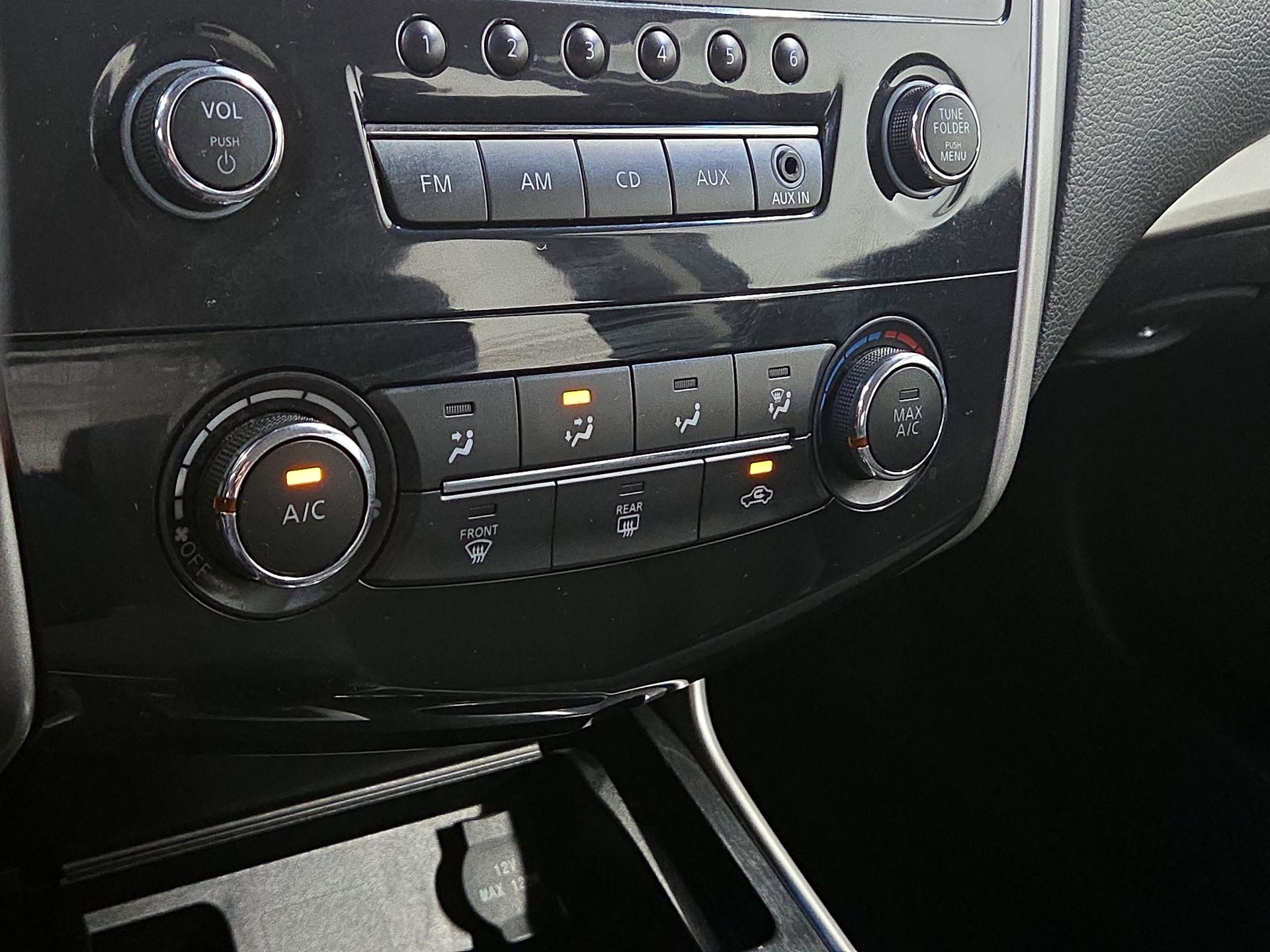 Thumbnail: 2014 Nissan Altima - 13